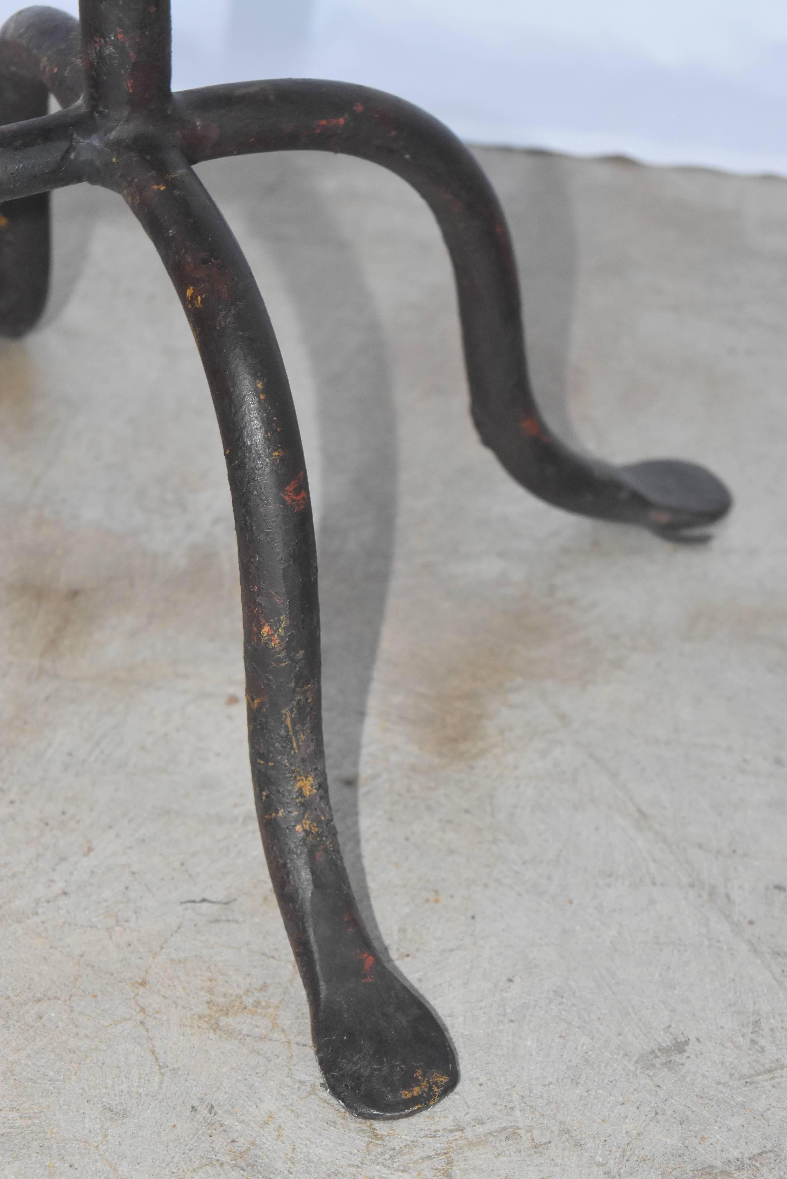 Midcentury Iron Round Side Table from Spain with Gold Gilt Detail 4