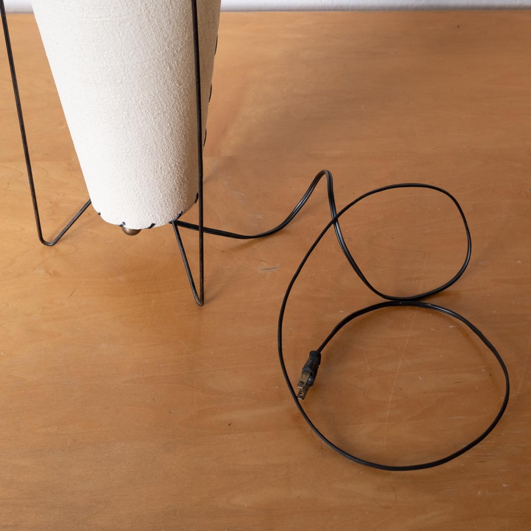 Mid Century Eisen Tischlampe (Mitte des 20. Jahrhunderts) im Angebot