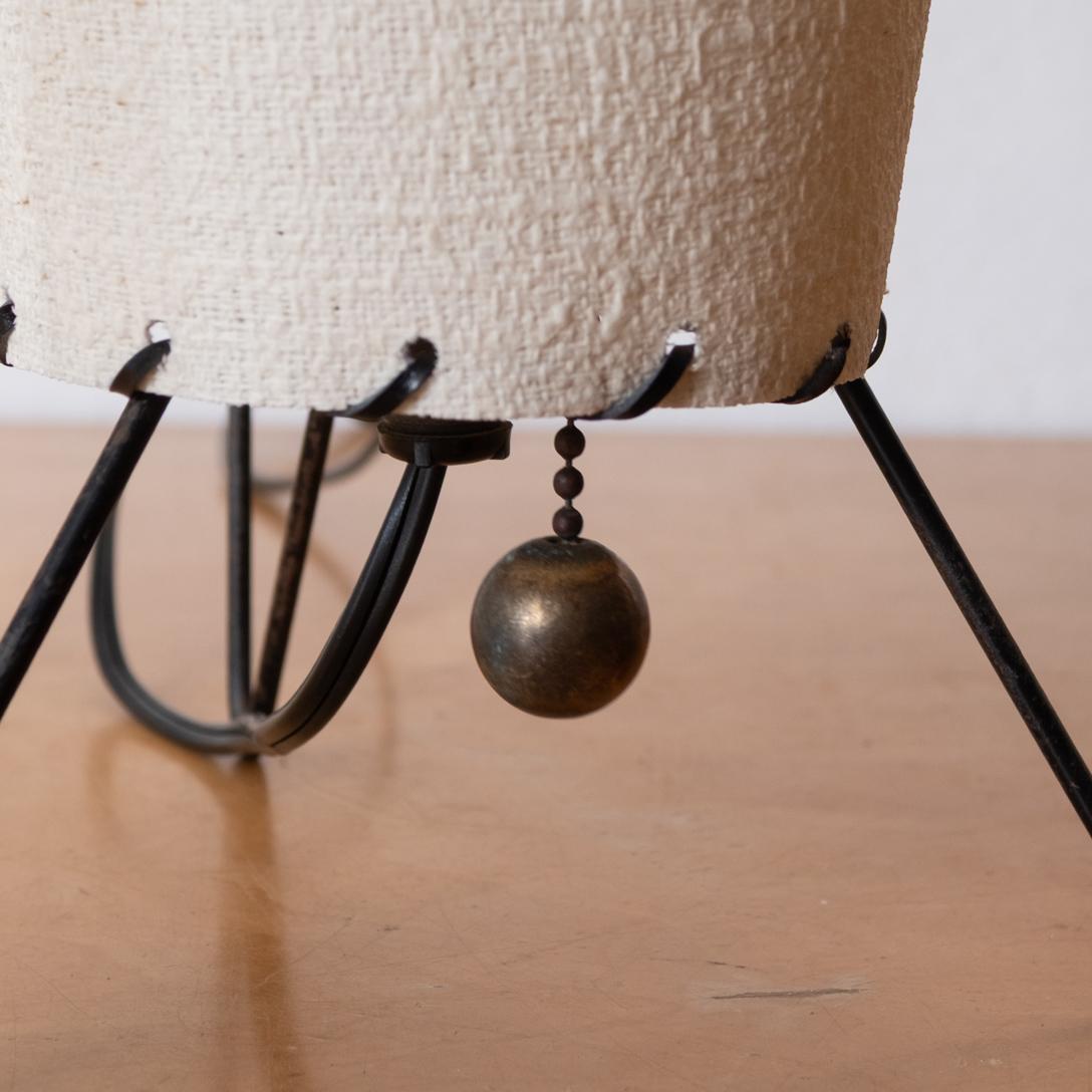 Mid Century Eisen Tischlampe im Angebot 2