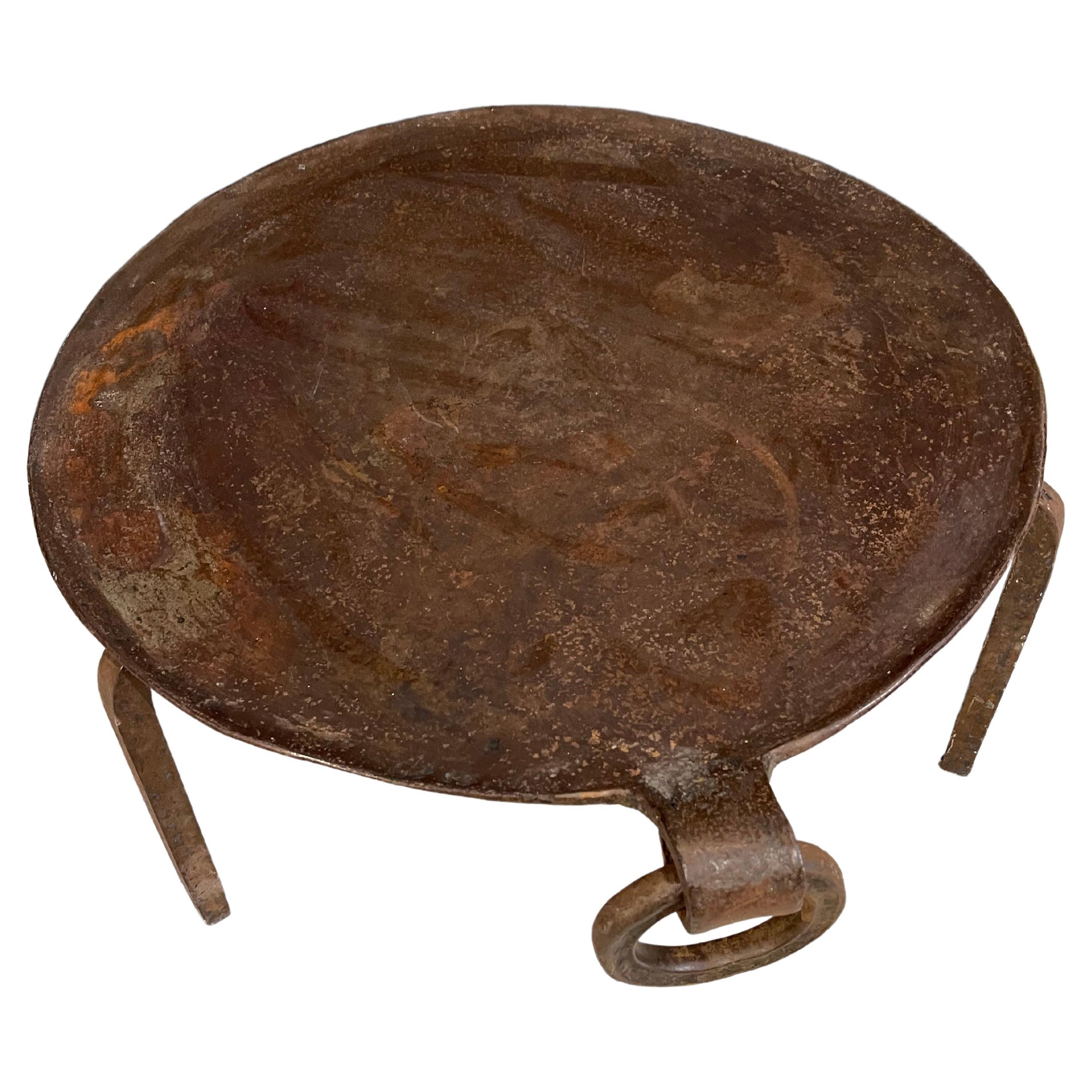 Mid-Century-Tabletttisch aus Eisen im Zustand „Gut“ im Angebot in palm beach, FL