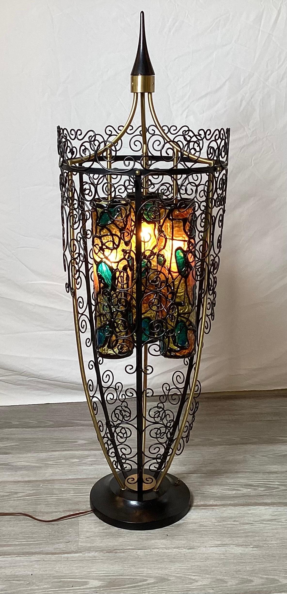 Mid Century Iron Urn Form Table Lamp  For Sale 2