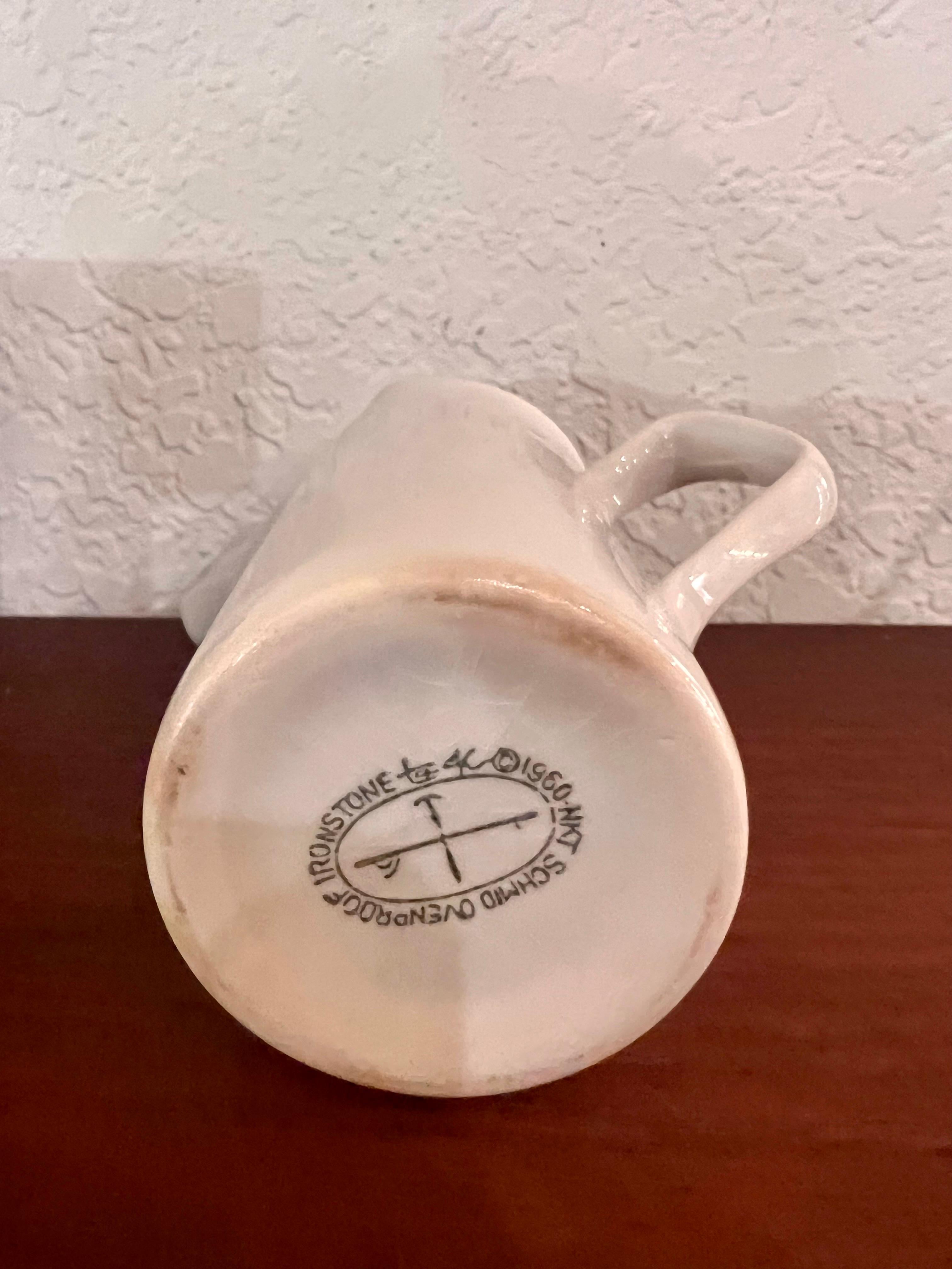 Mid Century Ironstone Porcelain Creamer by Lagardo Tackett for Schmid In Excellent Condition For Sale In San Diego, CA