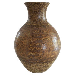 Jarrón de cerámica de hierro de Studio Pottery de mediados de siglo - Firmado - Canadá - Alrededor de 1970