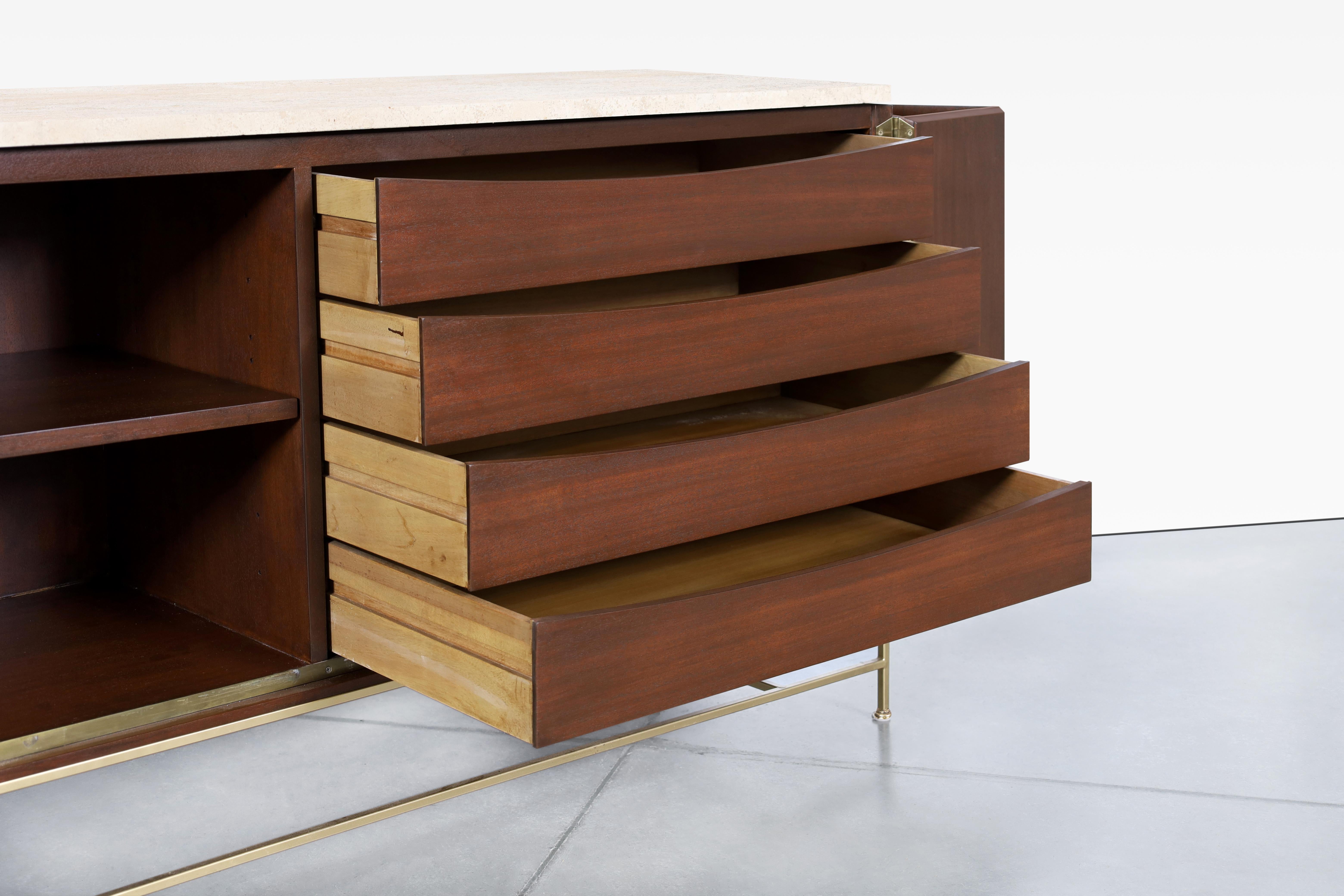 Metà XX secolo Credenza in travertino 