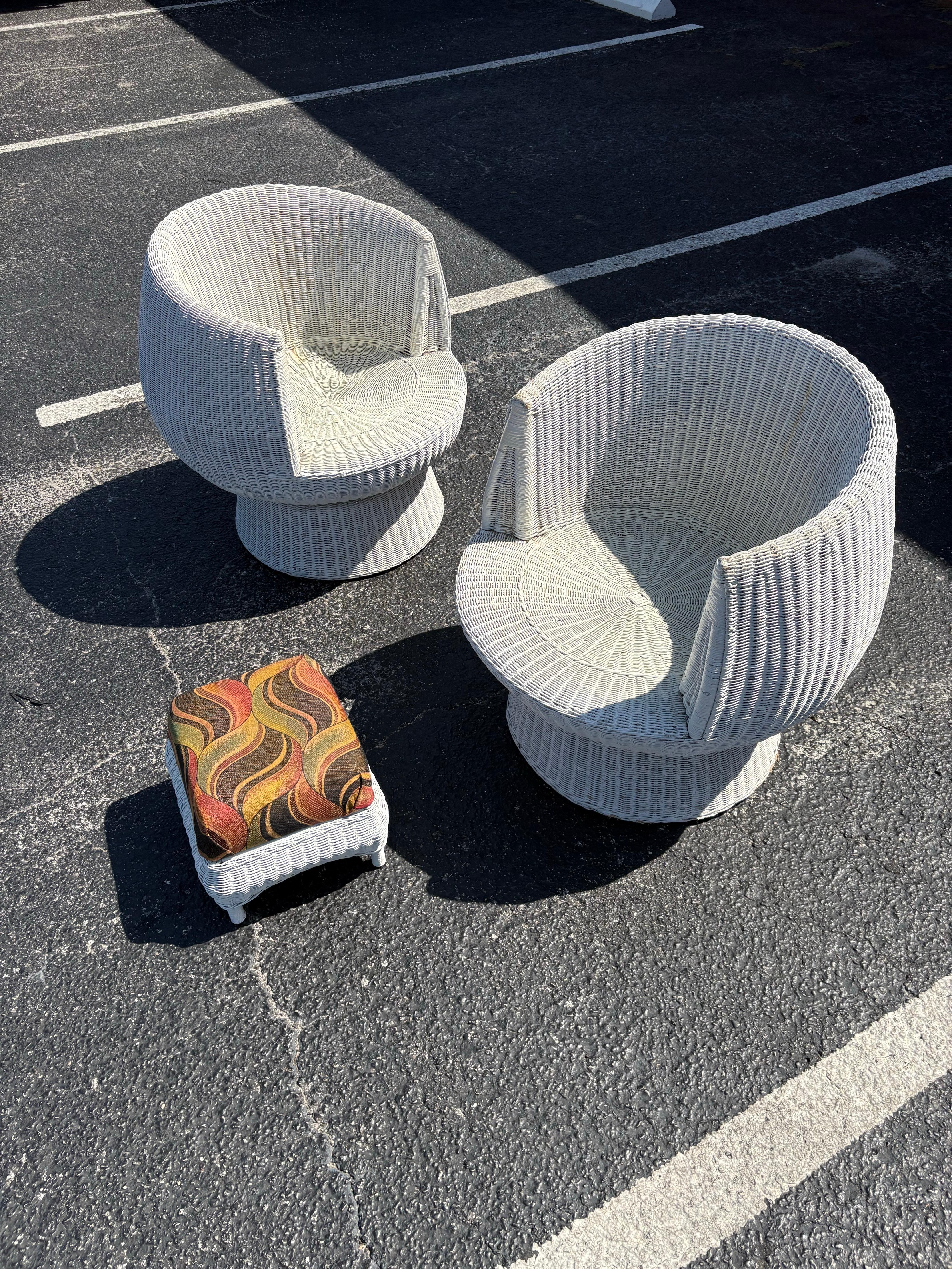 Mid Century Isamu Kenmochi style Wicker Rattan Bubble Mushroom Swivel Chair Pair For Sale 2