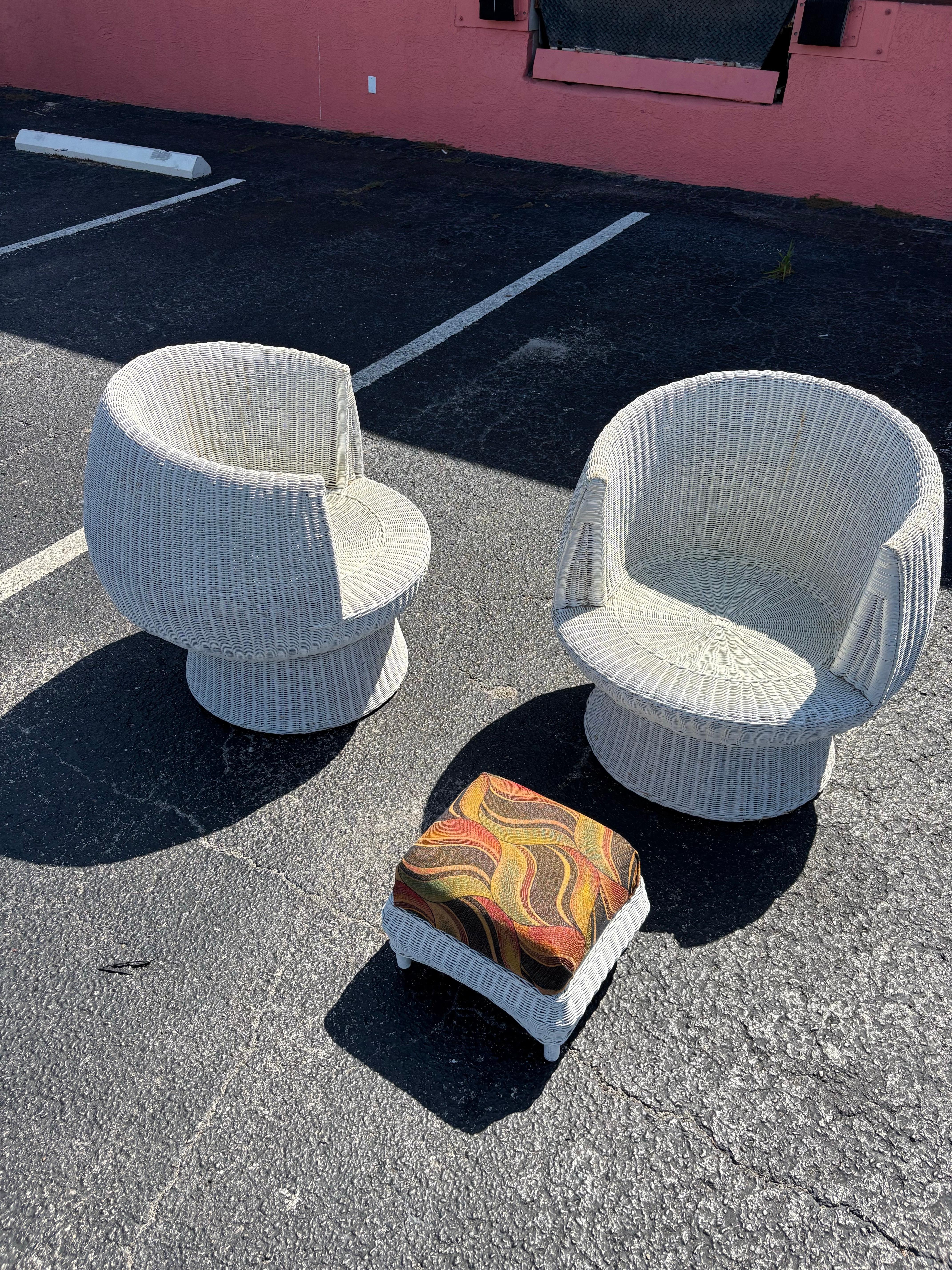 Mid Century Isamu Kenmochi style Wicker Rattan Bubble Mushroom Swivel Chair Pair For Sale 1
