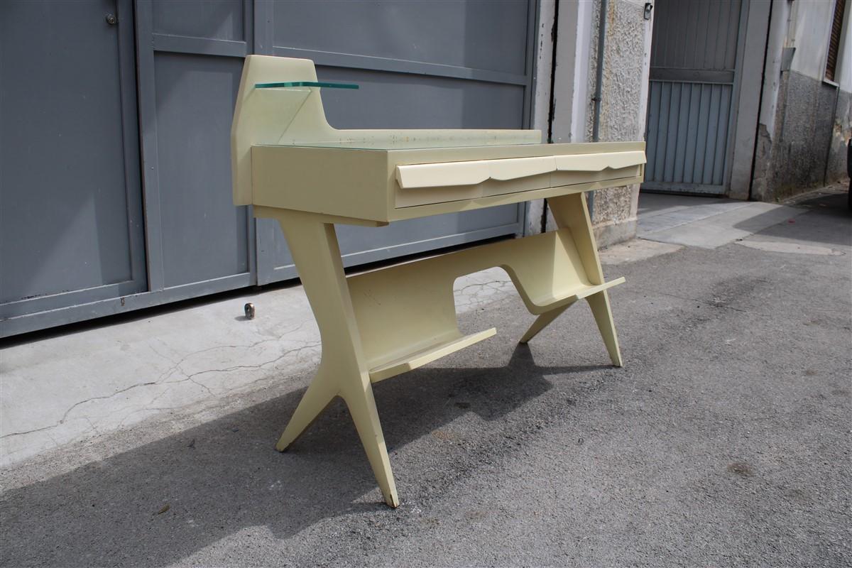 Mid-Century Italia Vanity Desk in Lacquered Wood Gio Ponti Style Colored Dassi For Sale 5