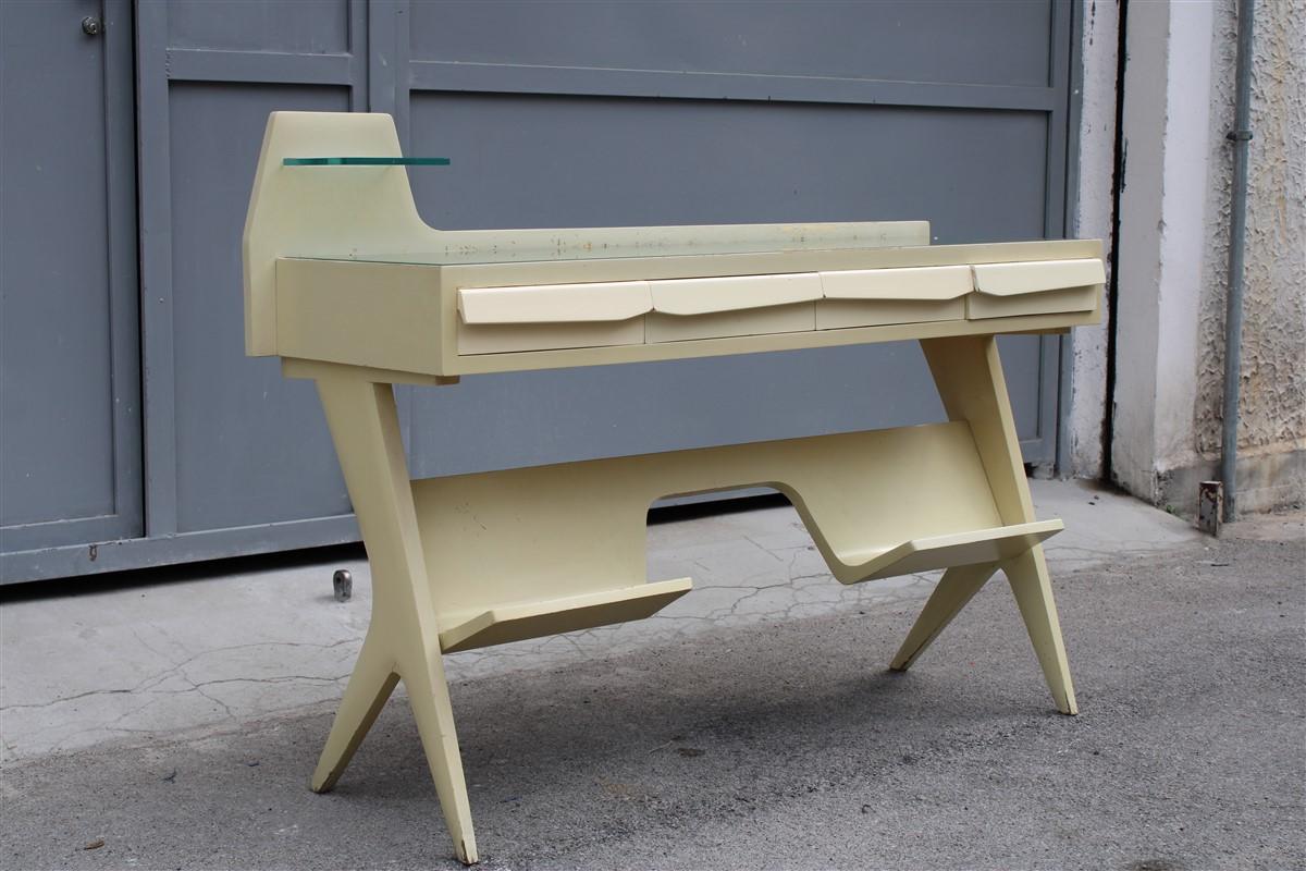 Mid-Century Italia Vanity Desk in Lacquered Wood Gio Ponti Style Colored Dassi For Sale 14