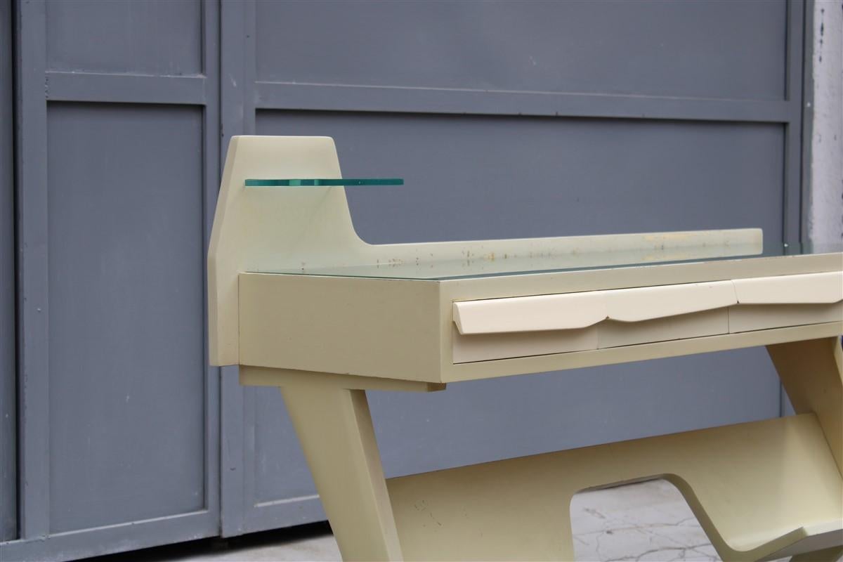 Italian Mid-Century Italia Vanity Desk in Lacquered Wood Gio Ponti Style Colored Dassi For Sale