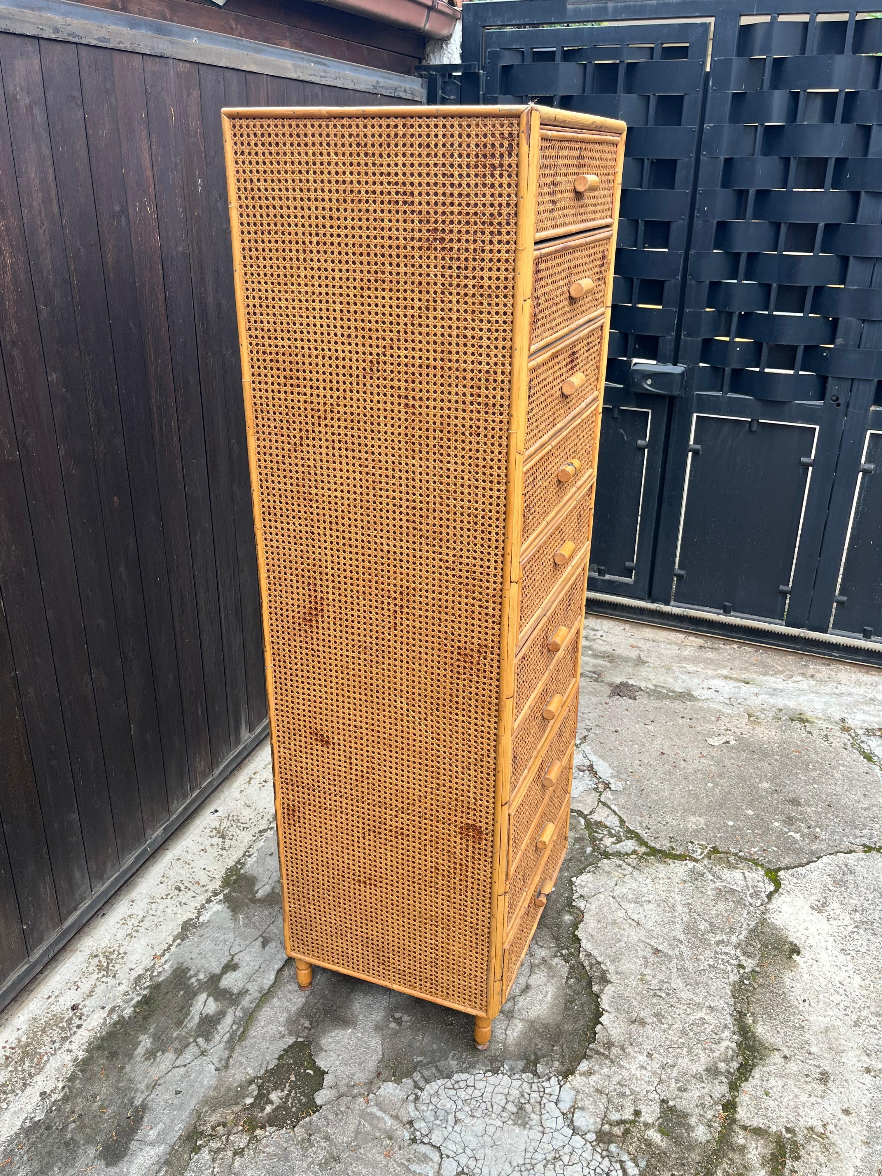 Italienische Kommode aus Rattan und Bambus mit 10 Schubladen aus der Mitte des Jahrhunderts, 1960er Jahre (Mitte des 20. Jahrhunderts) im Angebot