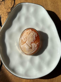 Mid-Century Italian 14 Karat Yellow Gold Shell Cameo Brooch with Diamond 1960s