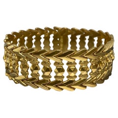 Mid Century Italian 18k Rosy Yellow Gold Wide Geometric Textured Link Bracelet