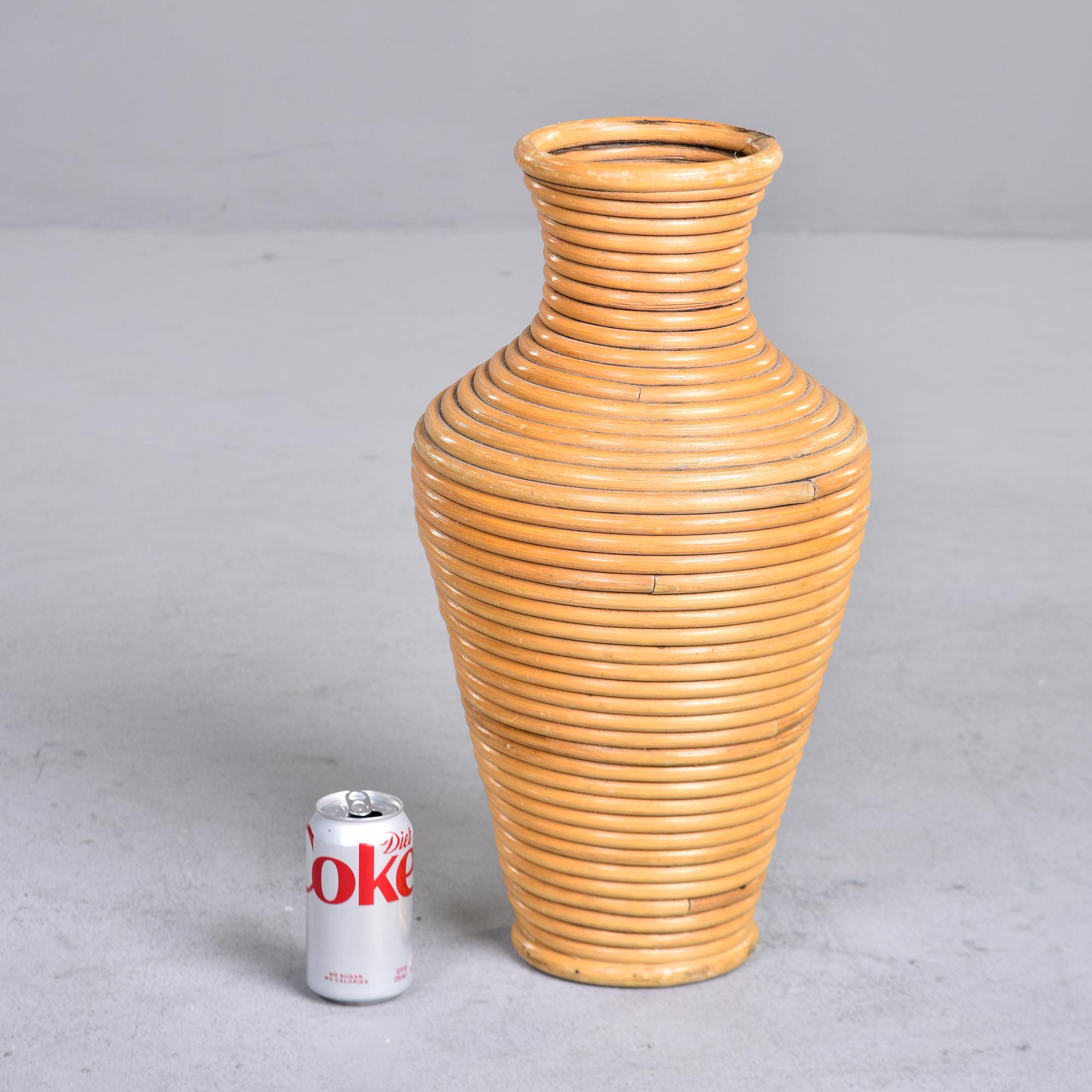 Mid Century Italian 21 Rattan Bodenvase (Böhmisch) im Angebot