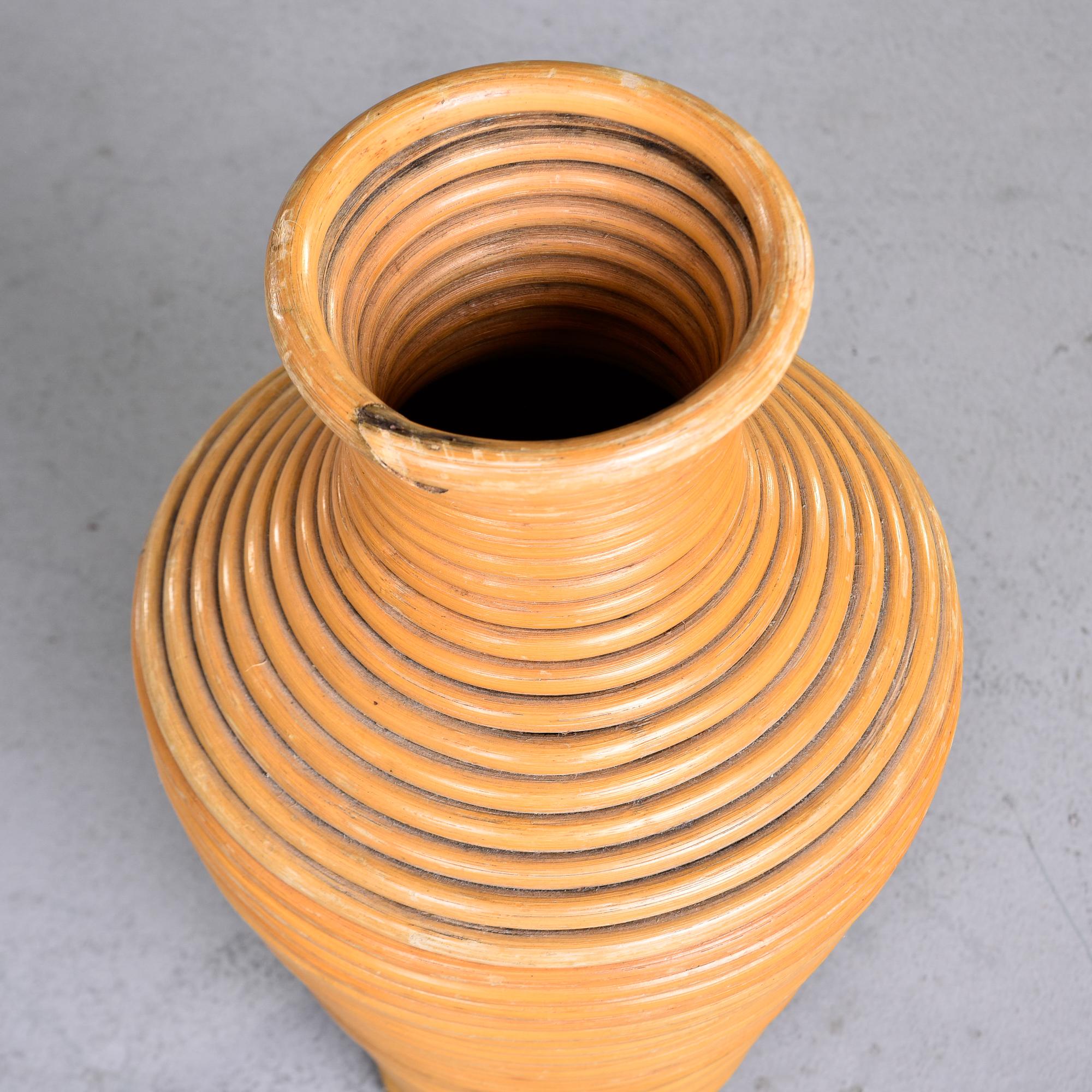 Mid Century Italian 21 Rattan Bodenvase im Angebot 3