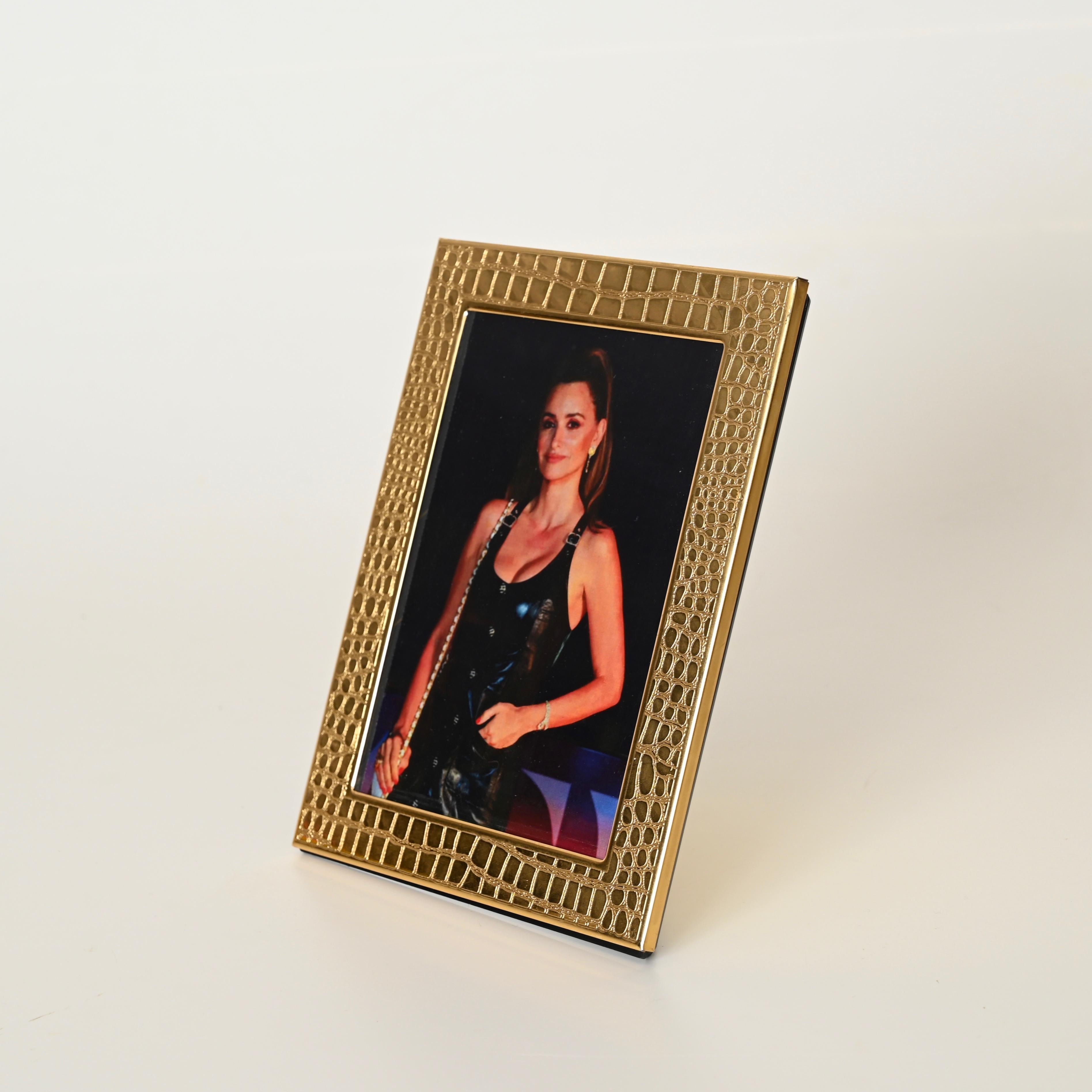 Marco de fotos italiano de mediados de siglo en latón dorado 24K de Mascagni, años 70 en venta 2