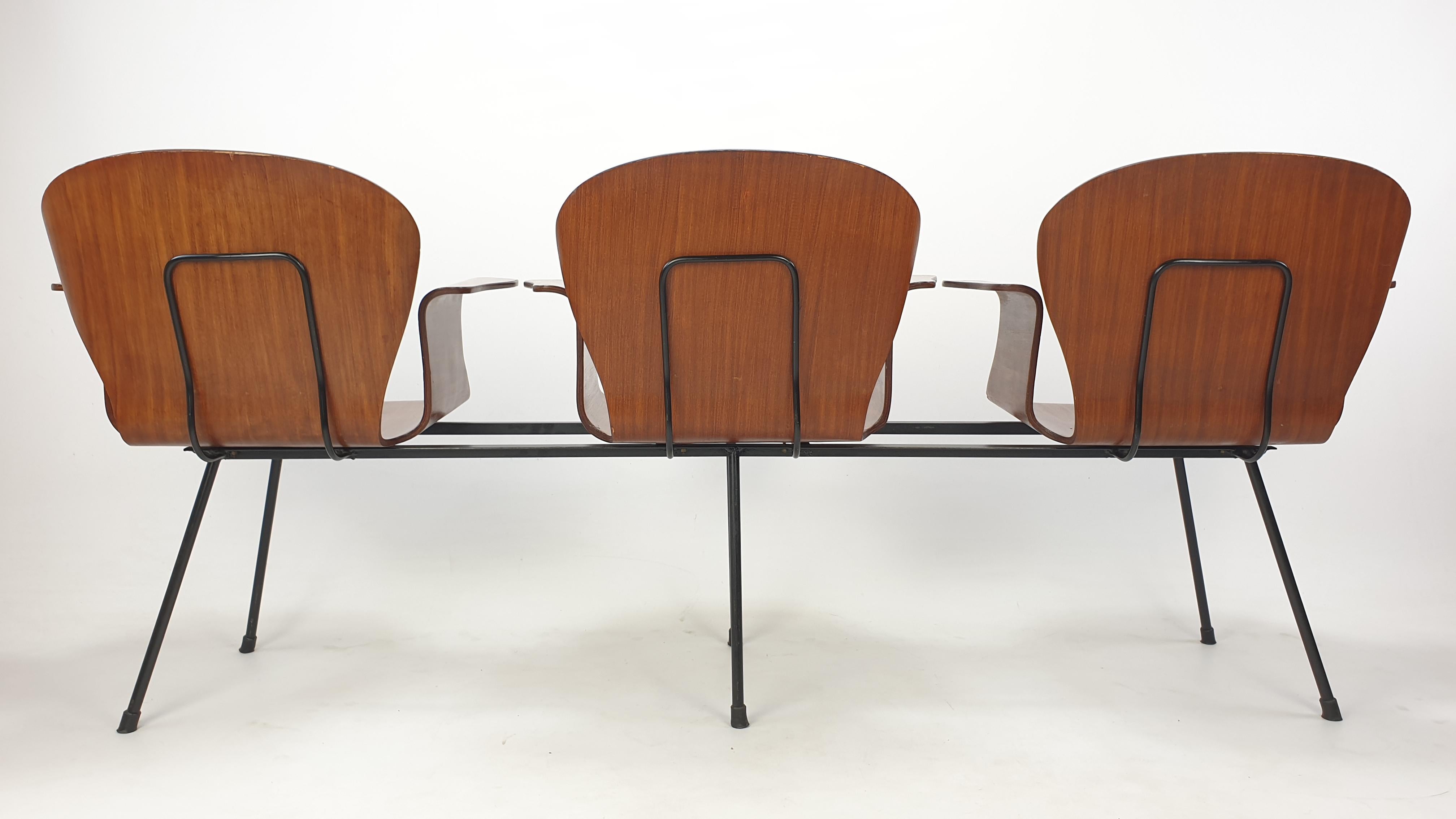 Italienische 3-Sitzbank aus der Mitte des Jahrhunderts von Carlo Ratti, 1950er Jahre (Moderne der Mitte des Jahrhunderts) im Angebot
