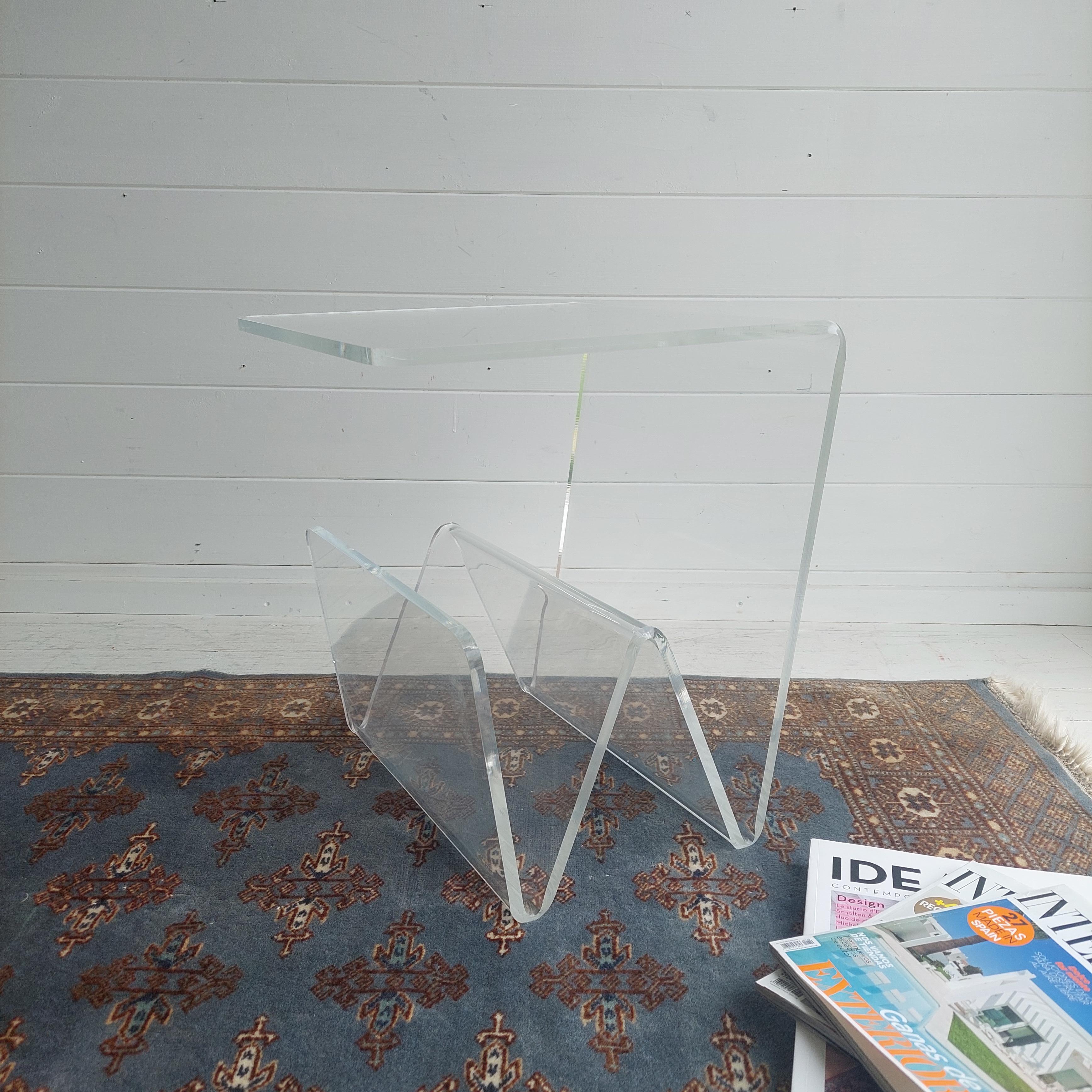 20th Century Mid Century Italian Acrylic Plexiglass Side Table with magazine rack, 70s