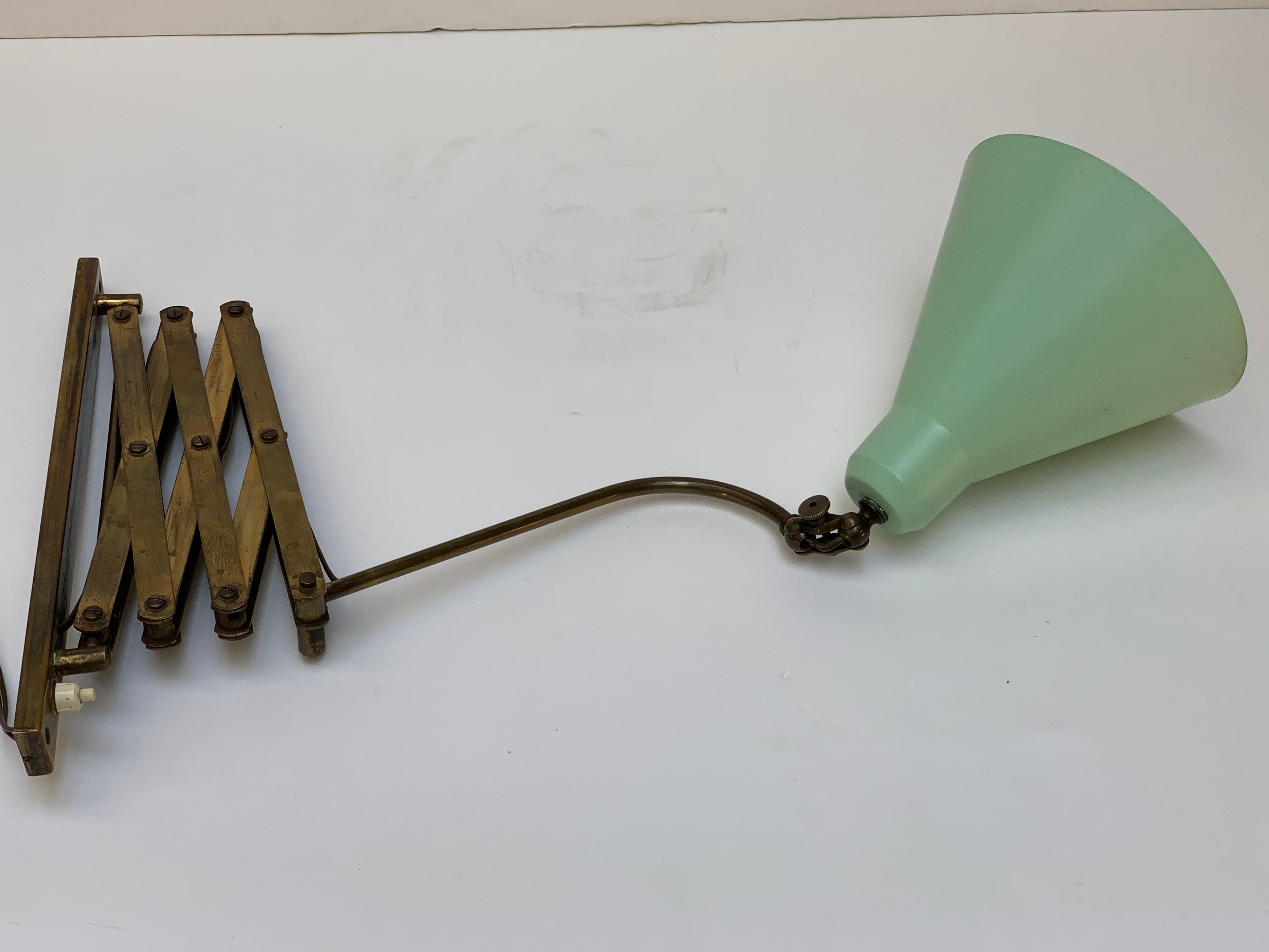 Midcentury Italian Adjustable and Extensible Brass Wall Light 11