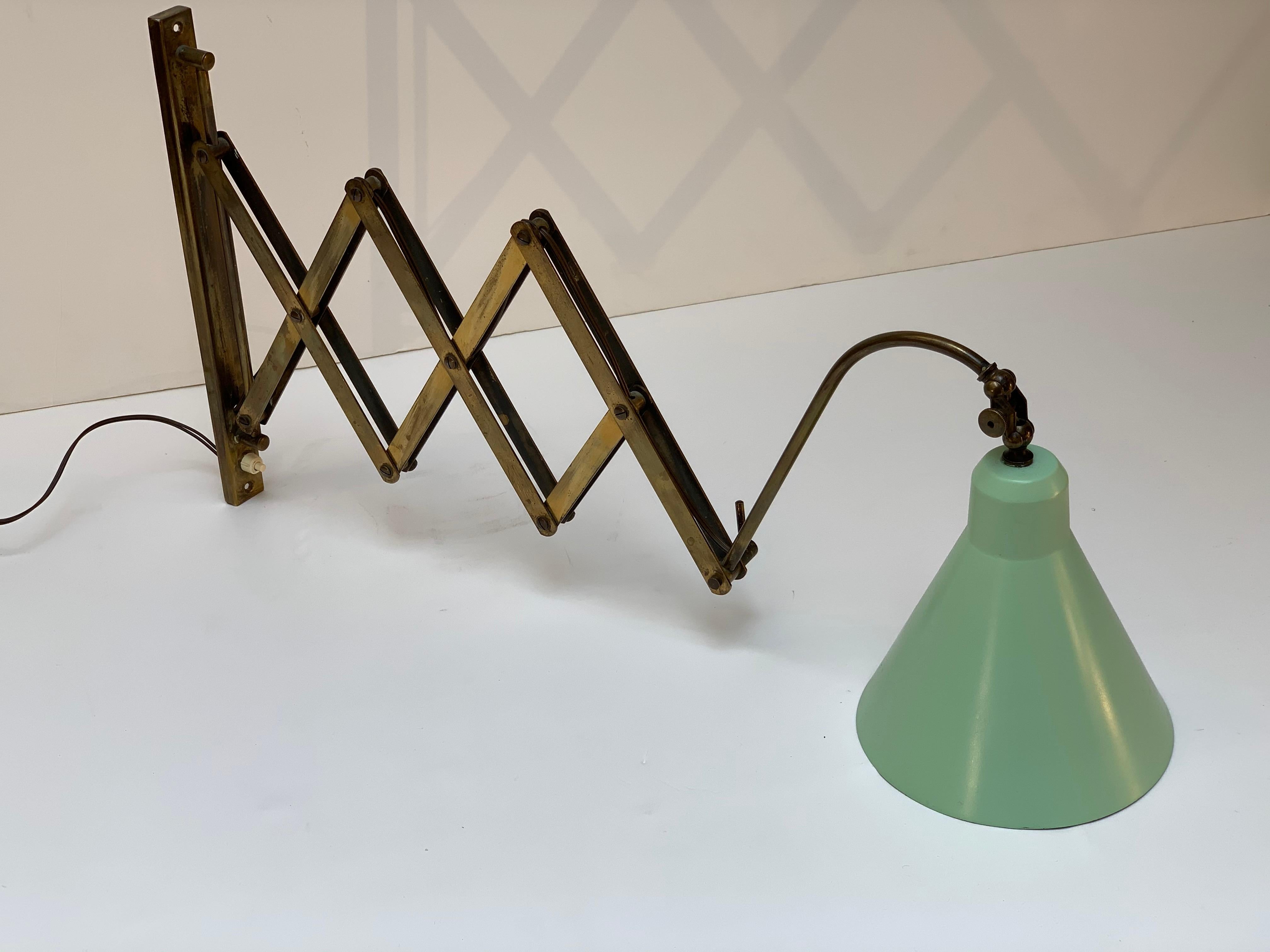 Mid-Century Modern Midcentury Italian Adjustable and Extensible Brass Wall Light