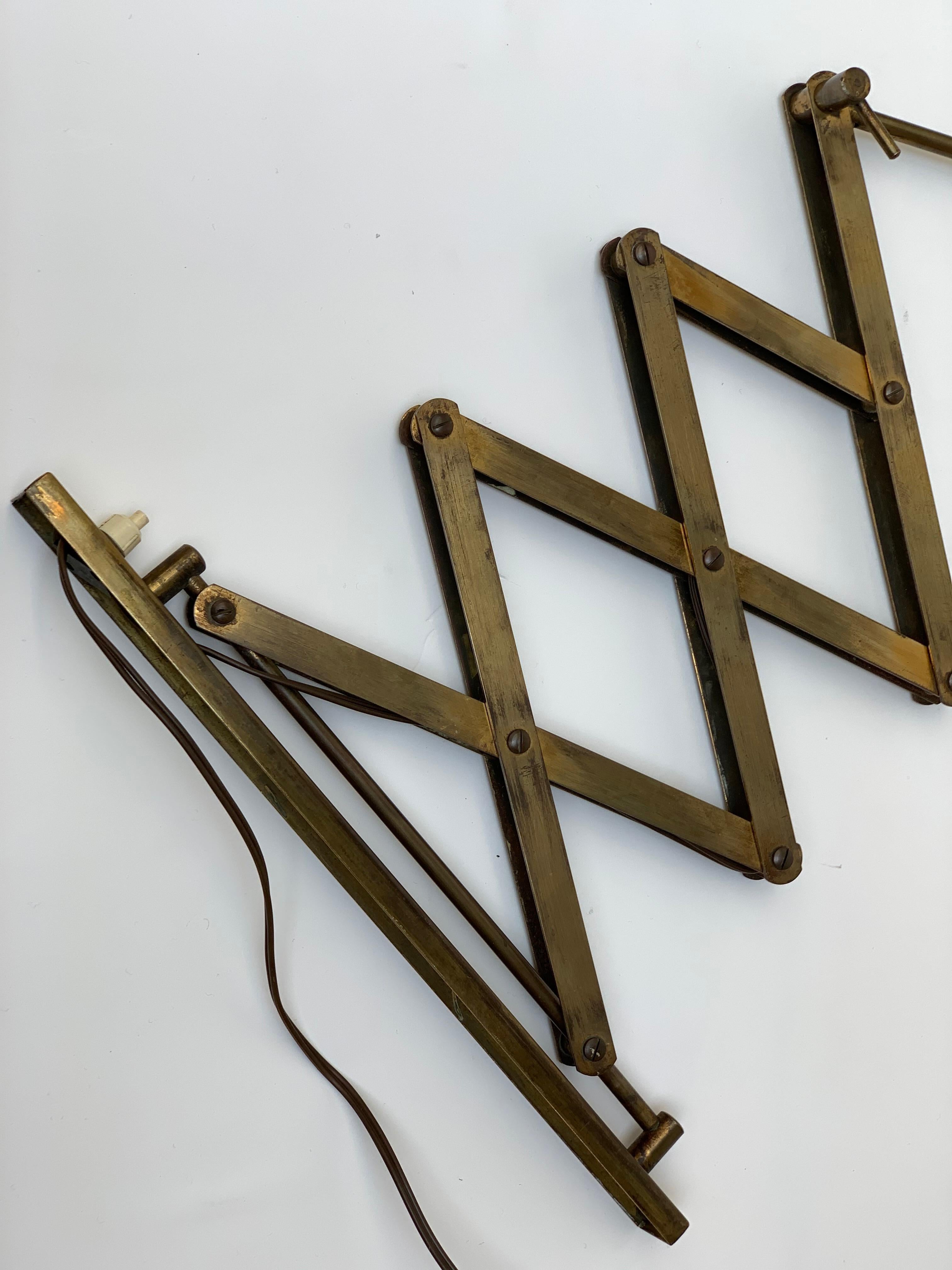 Mid-20th Century Midcentury Italian Adjustable and Extensible Brass Wall Light