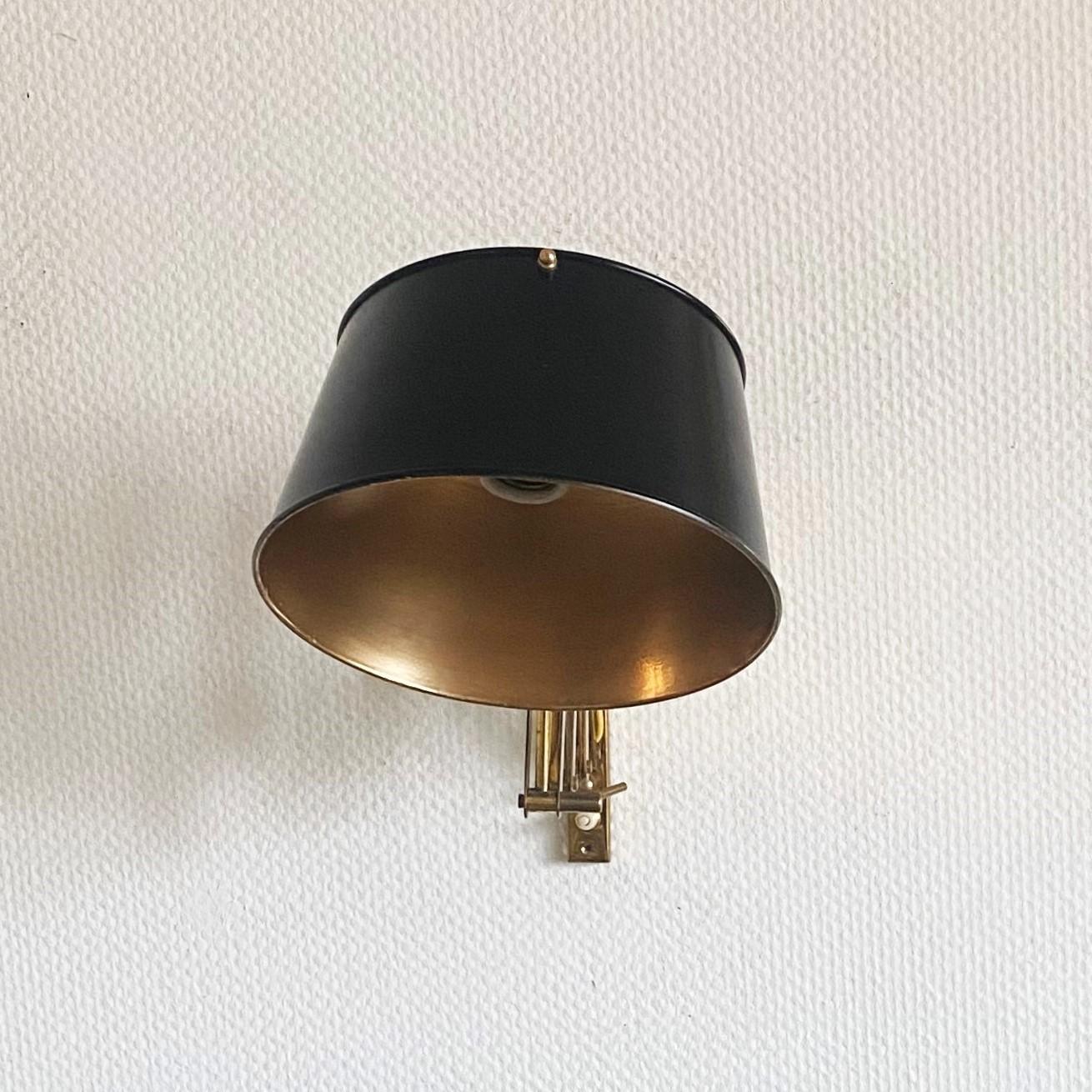 Midcentury Italian Adjustable Brass Wall Sconce with Black Lacquered Metal Shade For Sale 10