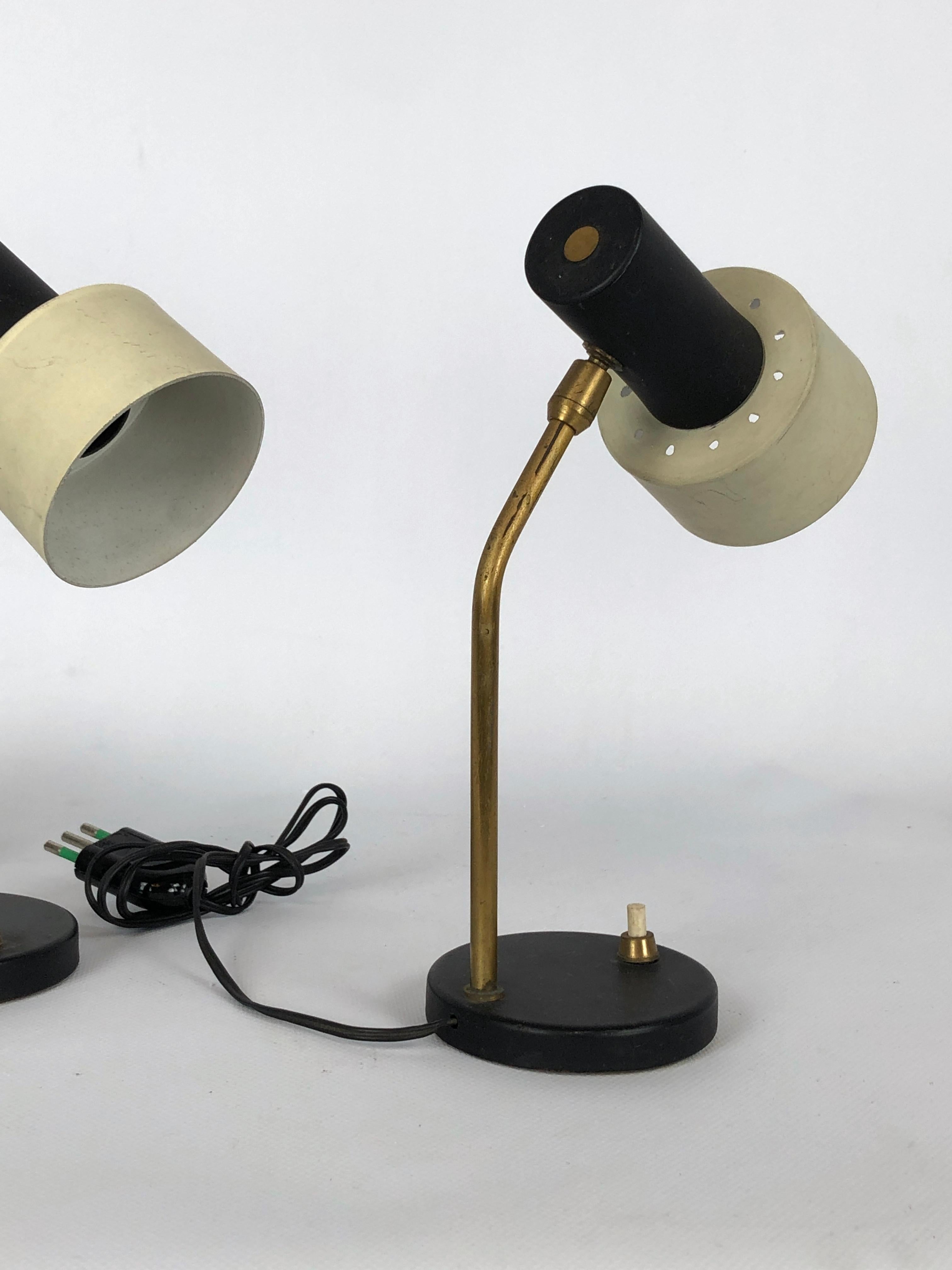 Mid-Century Italian Adjustable Cone Table Lamps, Set of Two In Good Condition For Sale In Catania, CT