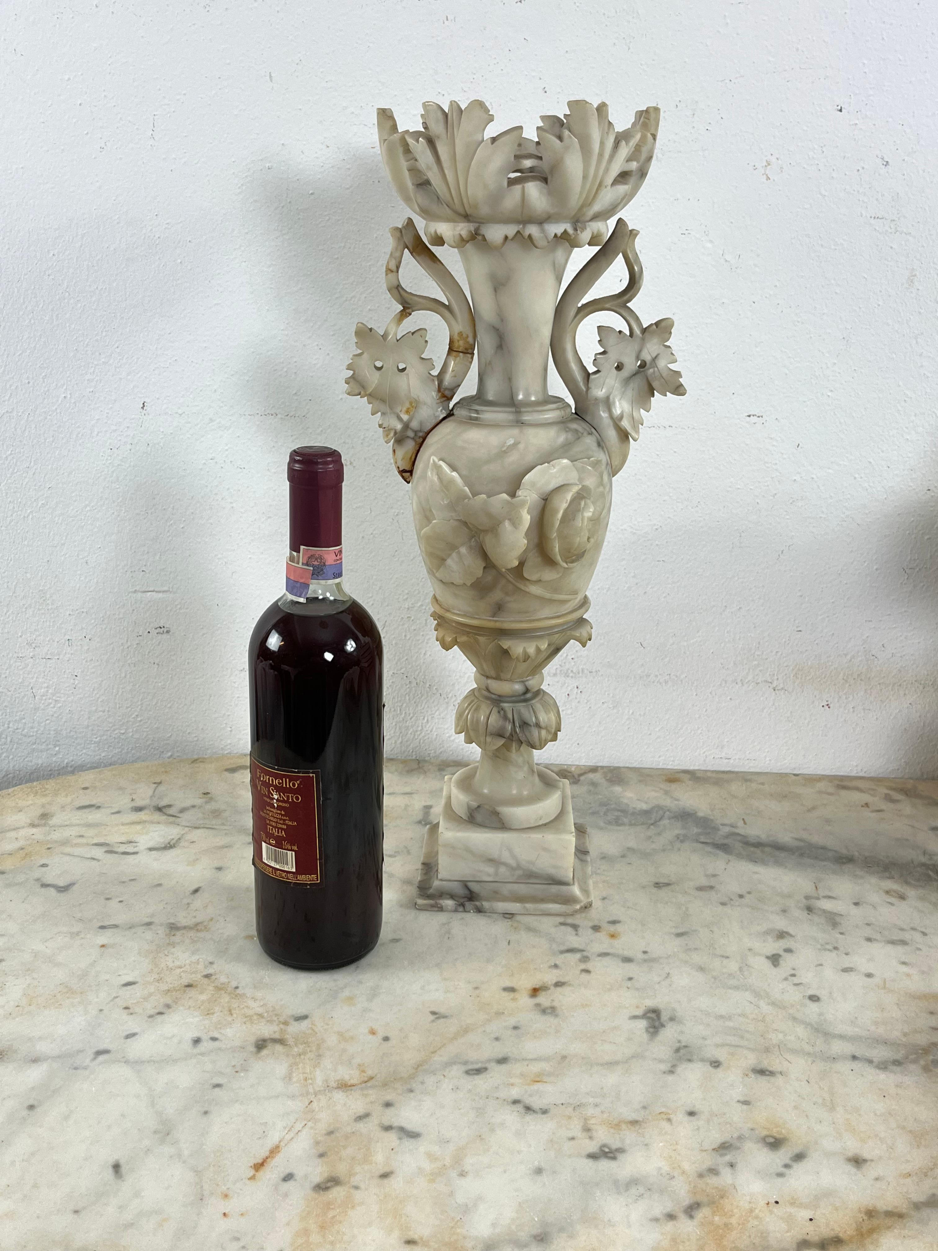 Italienische Alabaster-Vase aus der Jahrhundertmitte, 1930er Jahre im Zustand „Relativ gut“ im Angebot in Palermo, IT