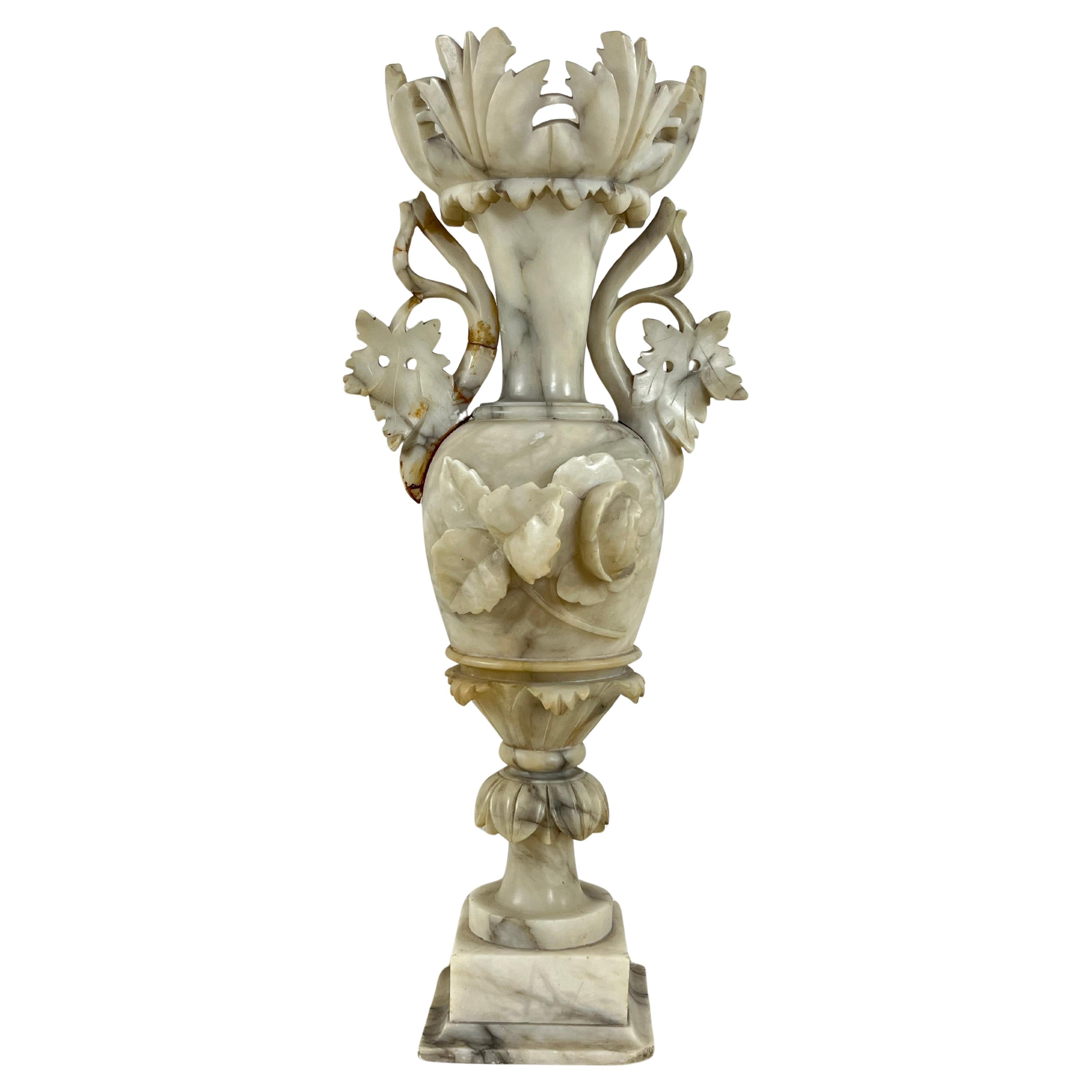Italienische Alabaster-Vase aus der Jahrhundertmitte, 1930er Jahre im Angebot