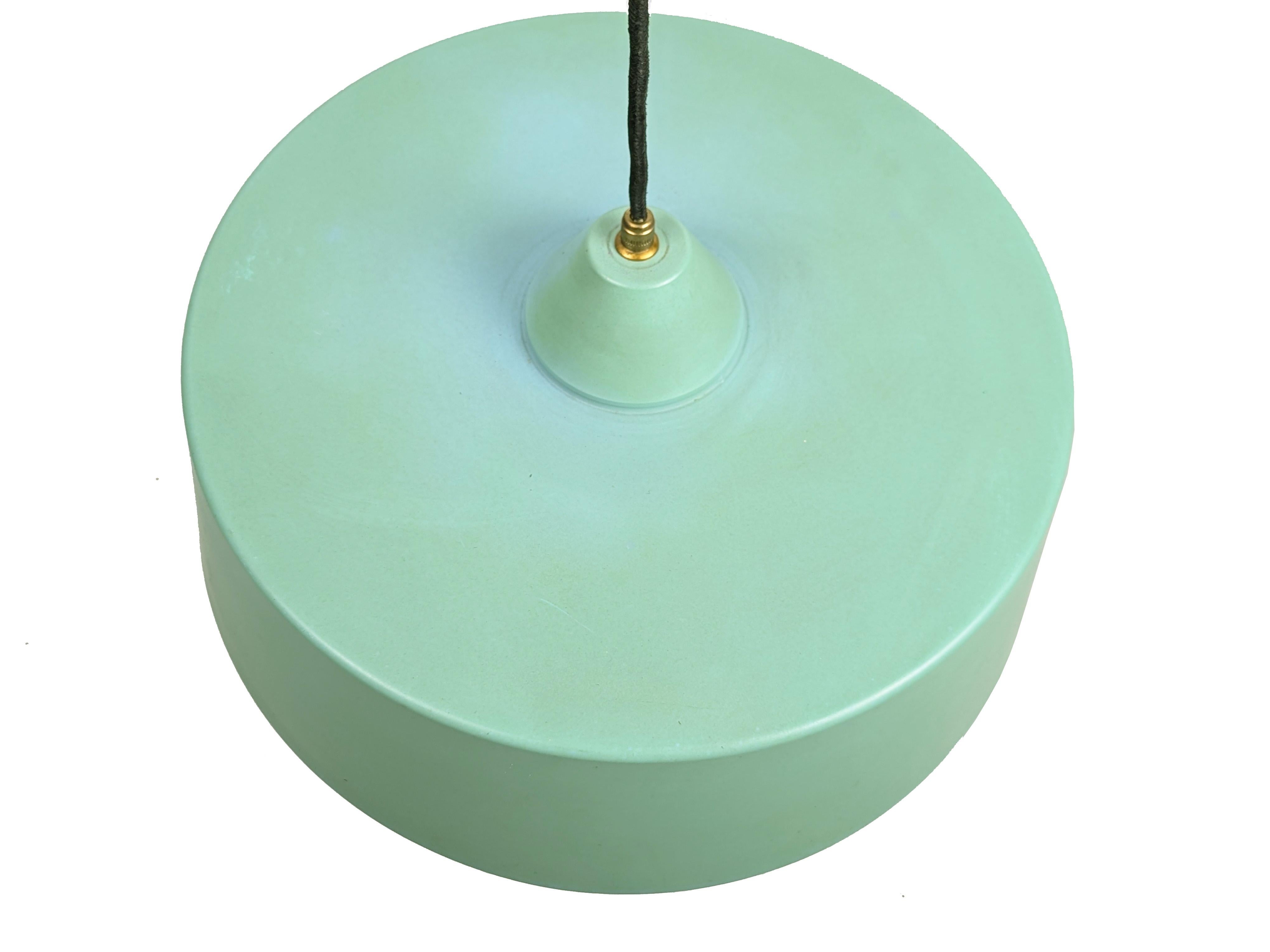 Mid-Century Modern Lampe suspendue à contrepoids en aigue-marine et laiton, Italie du milieu du siècle, années 1950 en vente