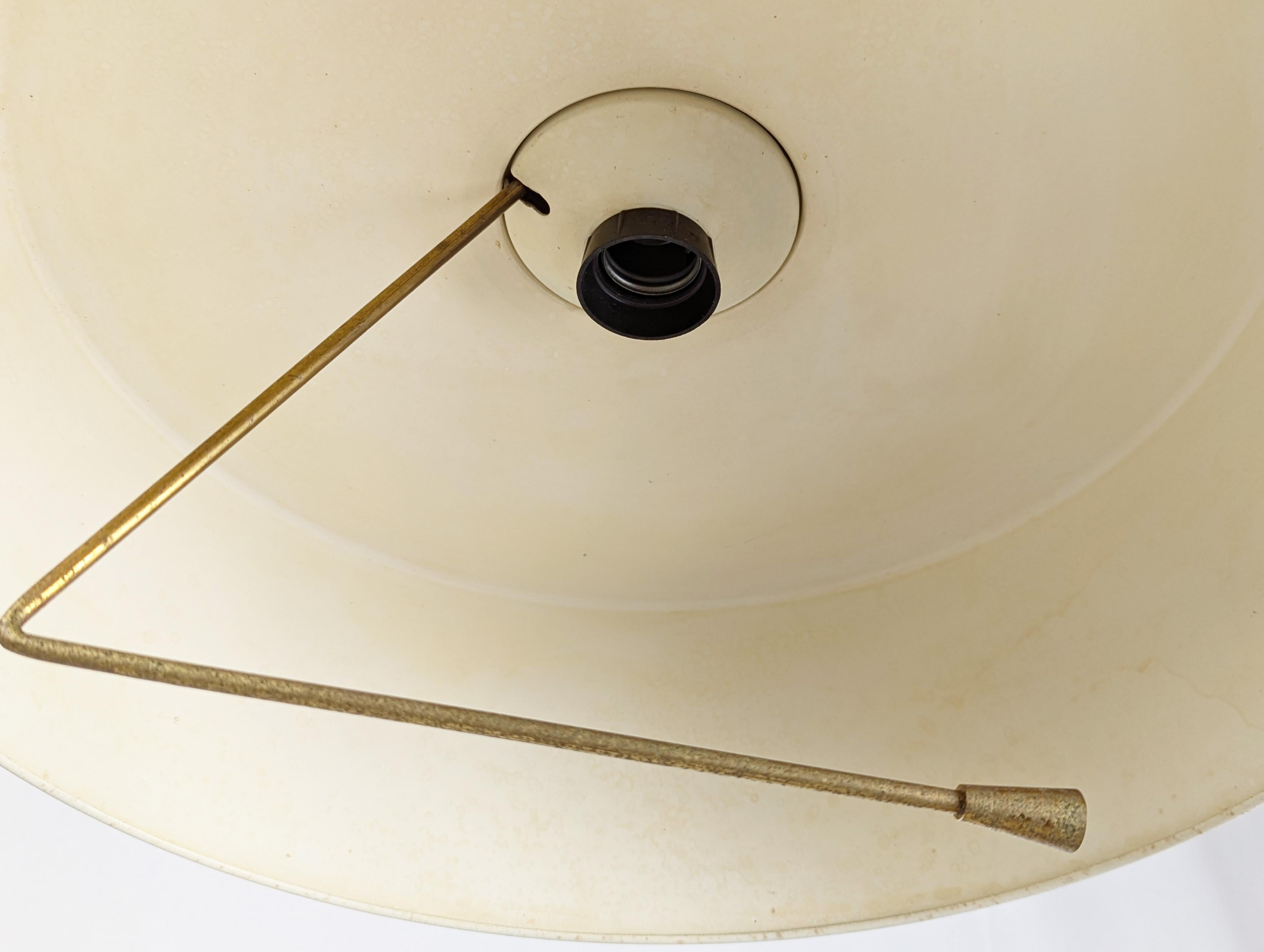 Lampe suspendue à contrepoids en aigue-marine et laiton, Italie du milieu du siècle, années 1950 Bon état - En vente à Varese, Lombardia