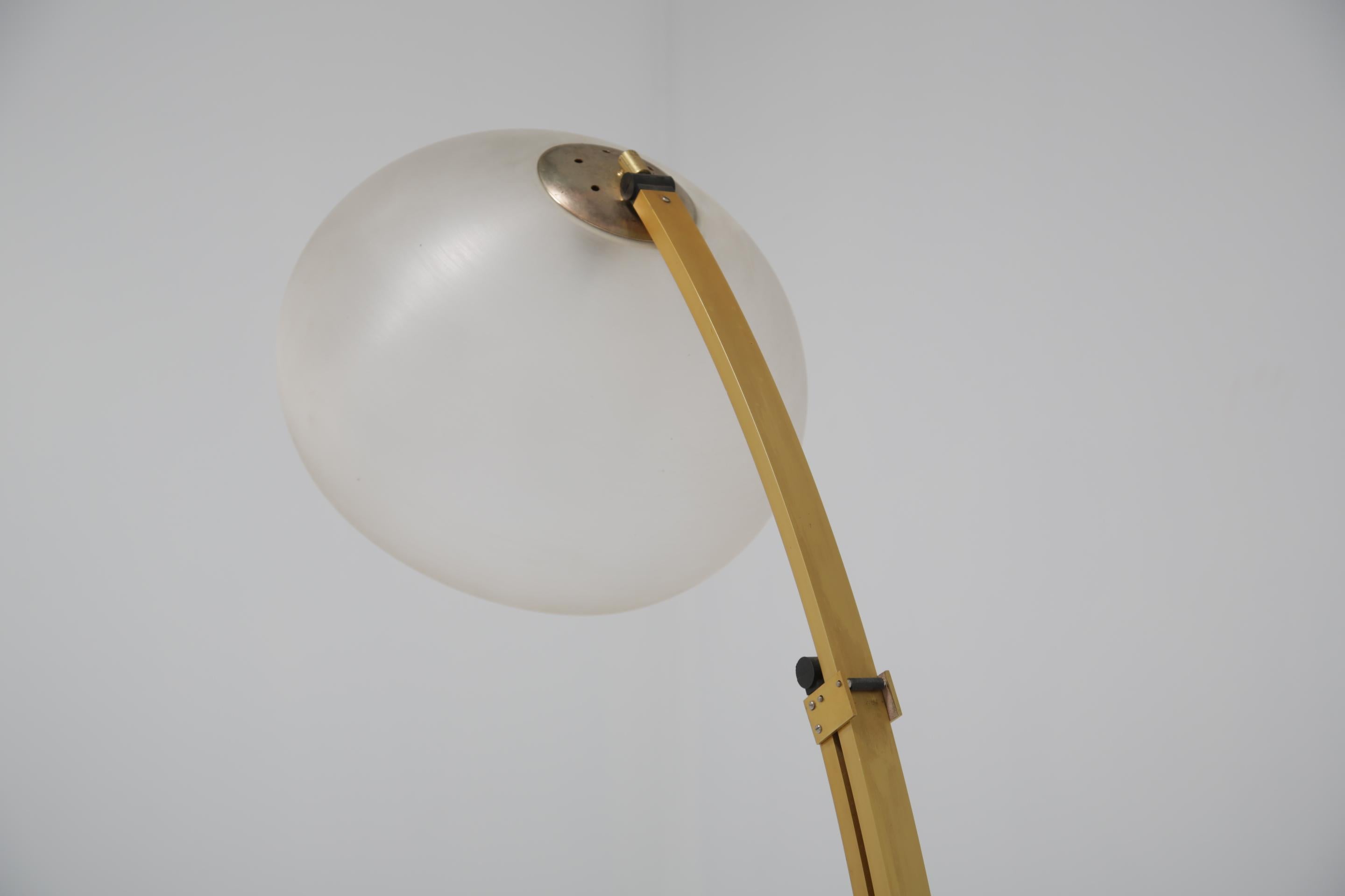 Lámpara de pie italiana de arco de mediados de siglo de Goffredo Reggiani, años 60. en venta 2