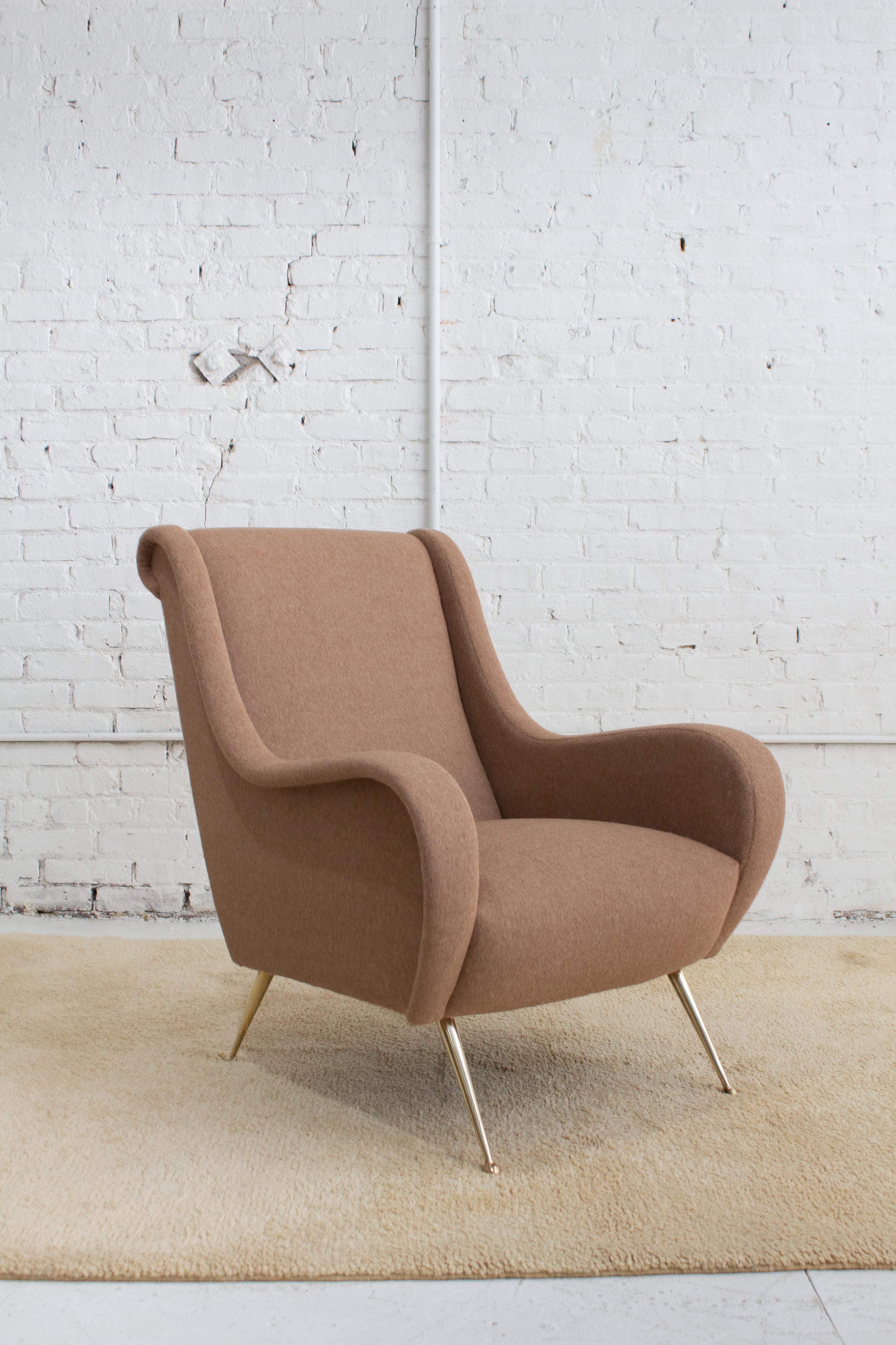 Mid-Century Modern Mid Century Italian Armchair Attributed to Giuseppe Rossi Di Albizzate For Sale