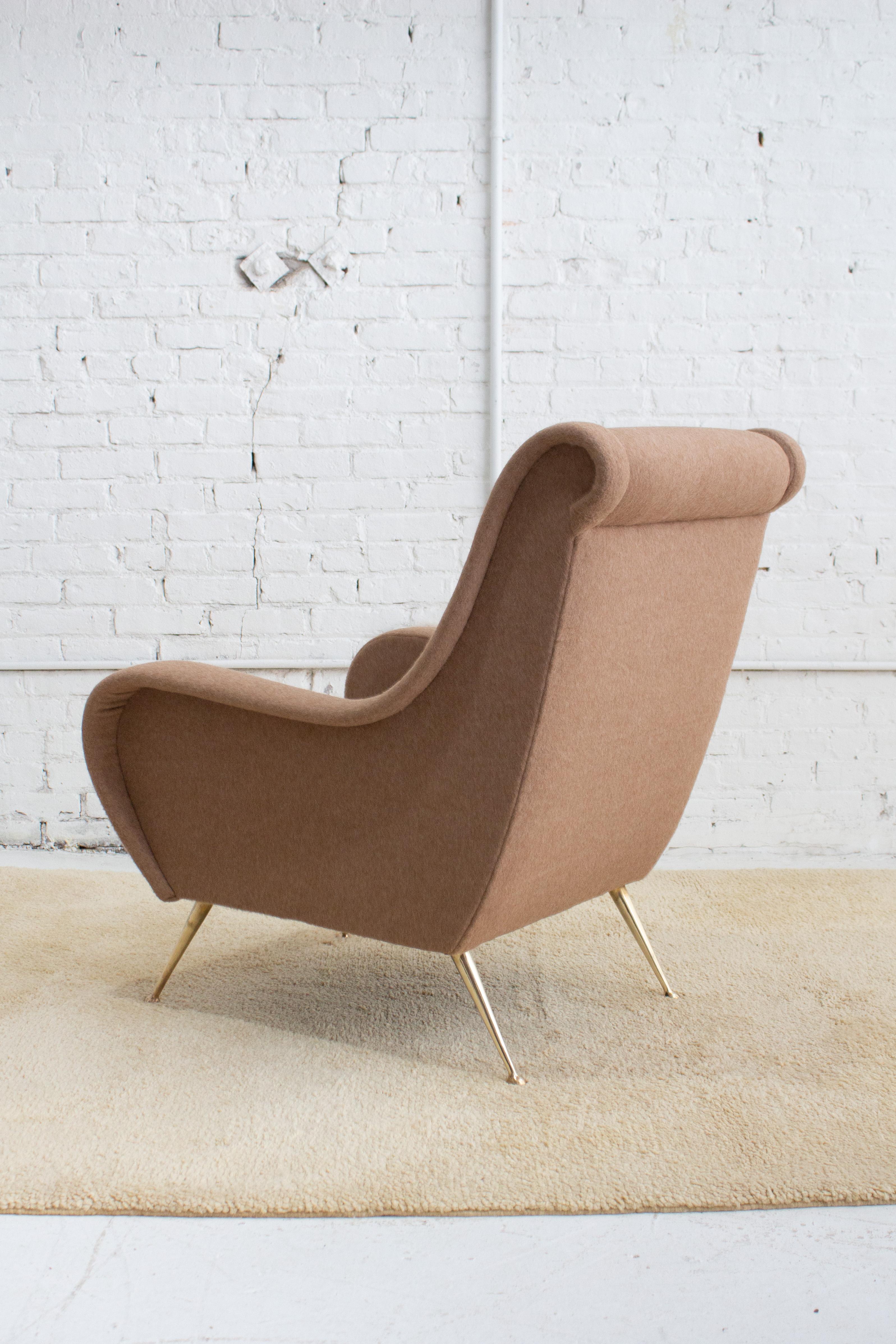 Mid Century Italian Armchair Attributed to Giuseppe Rossi Di Albizzate For Sale 1
