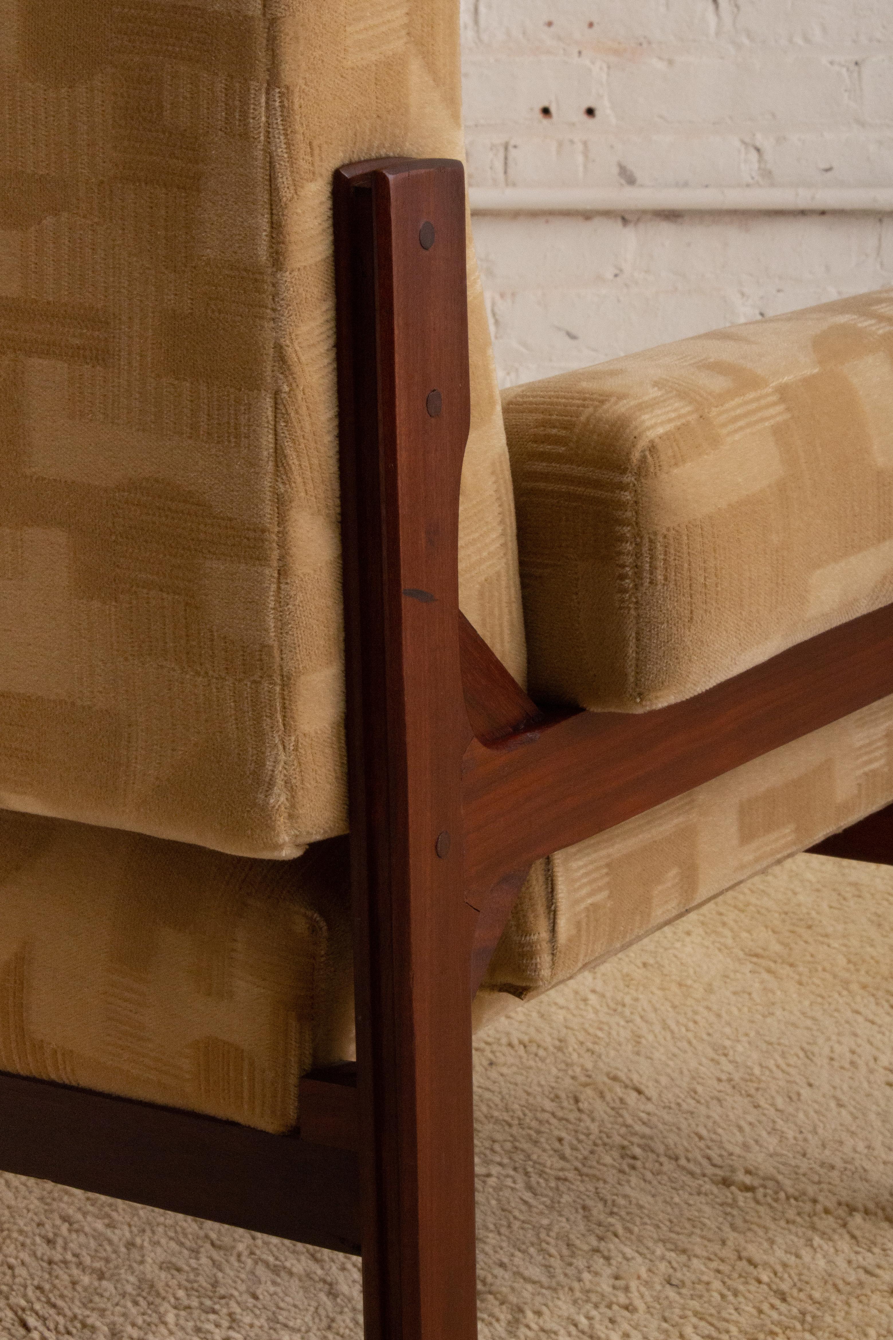 Mid Century Italian Armchair in Cut Mohair For Sale 2