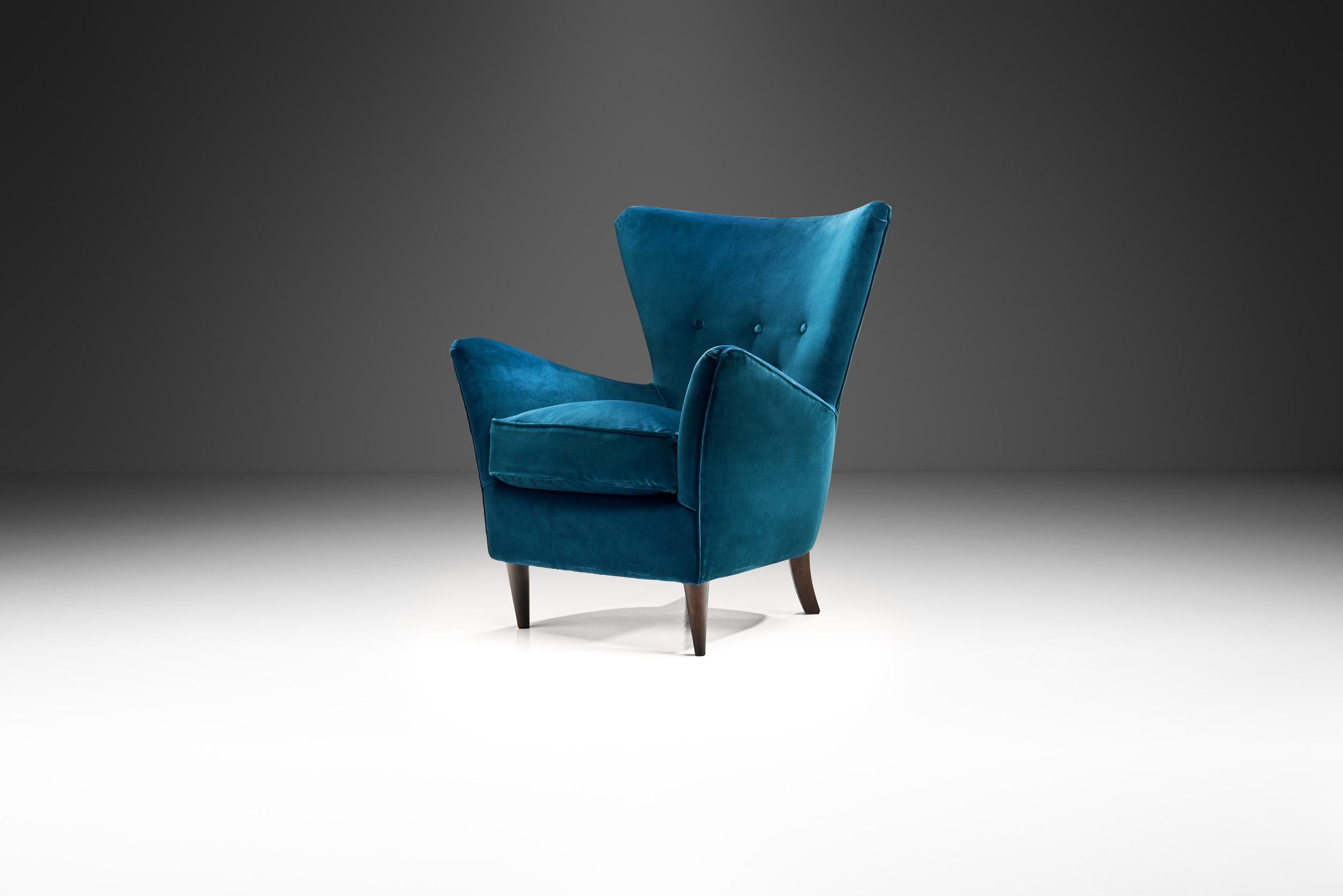 This striking armchair showcases how and why Italy excelled in the coveted mid-century modern style. In this armchair, style meets functionality and quality.

Like many of the Italian armchairs of the 1950s, this chair radiates elegance and quality.