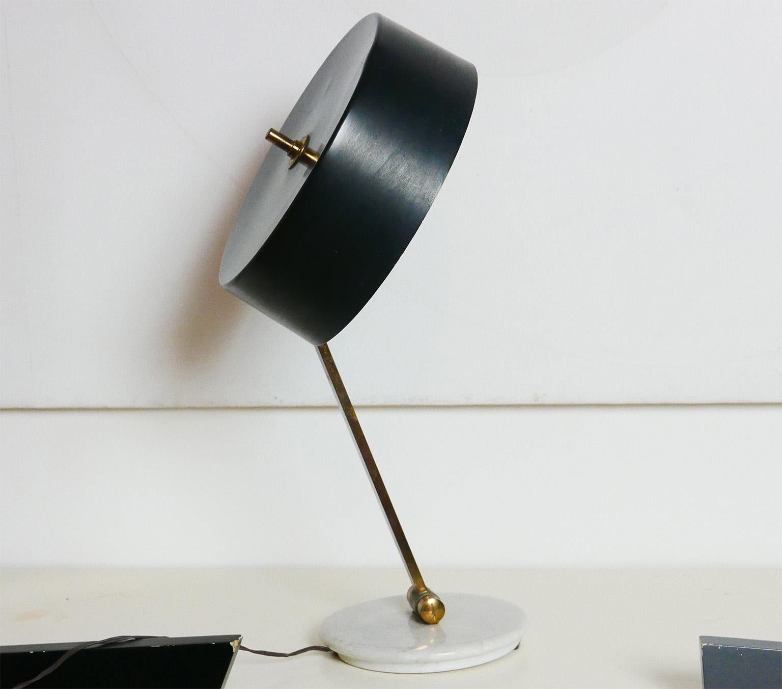 Aluminum Midcentury Italian Arredoluce Black and Brass Adjustable Table Lamp, Italy, 1950