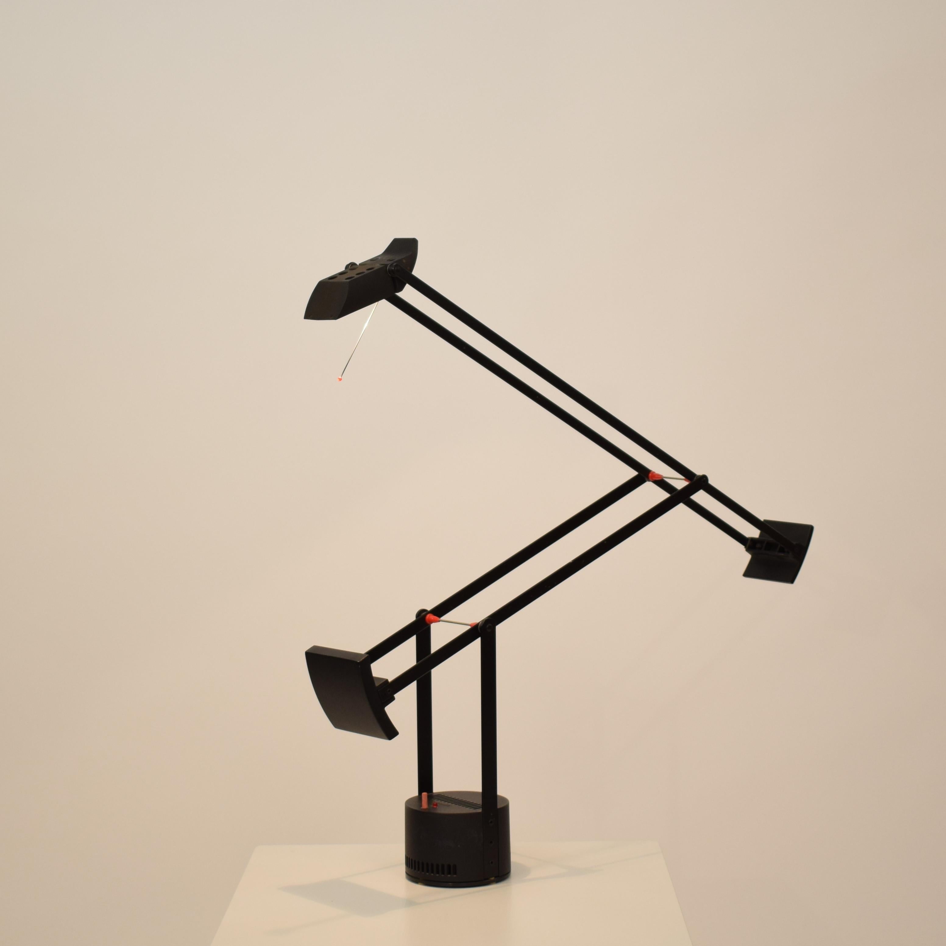 Midcentury Italian Artemide Tizio Classic Table Lamp in Black Richard Sapper 6