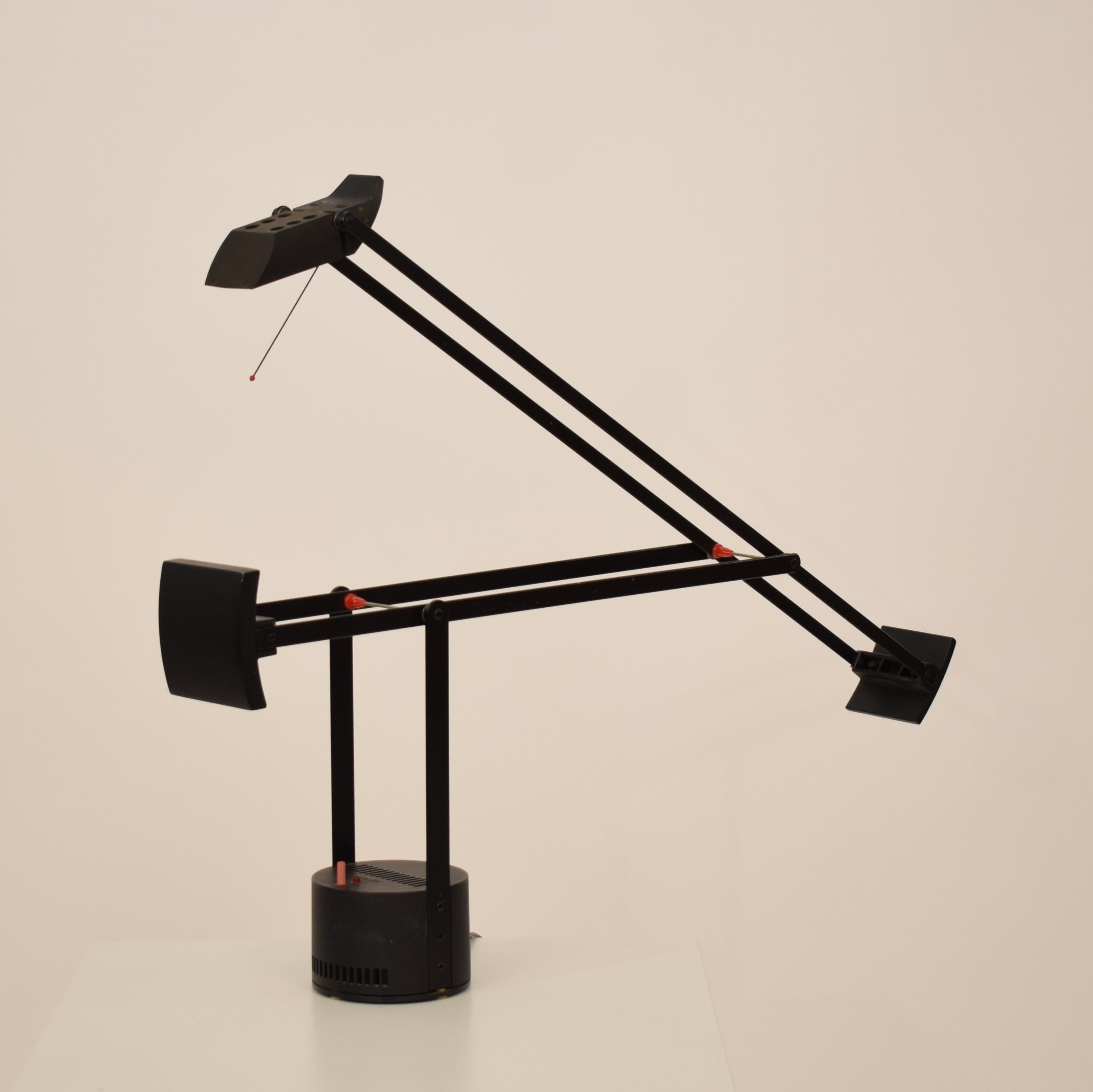 Lacquered Midcentury Italian Artemide Tizio Classic Table Lamp in Black Richard Sapper