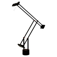 Lampe de table classique Artemide Tizio en noir Richard Sapper