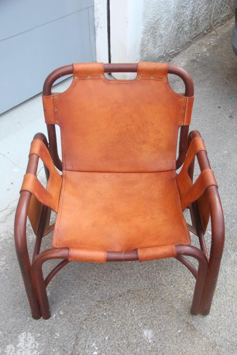 Midcentury Italian Rattan Armchair in Calf Leather Attributed Tito Agnoli  In Good Condition For Sale In Palermo, Sicily