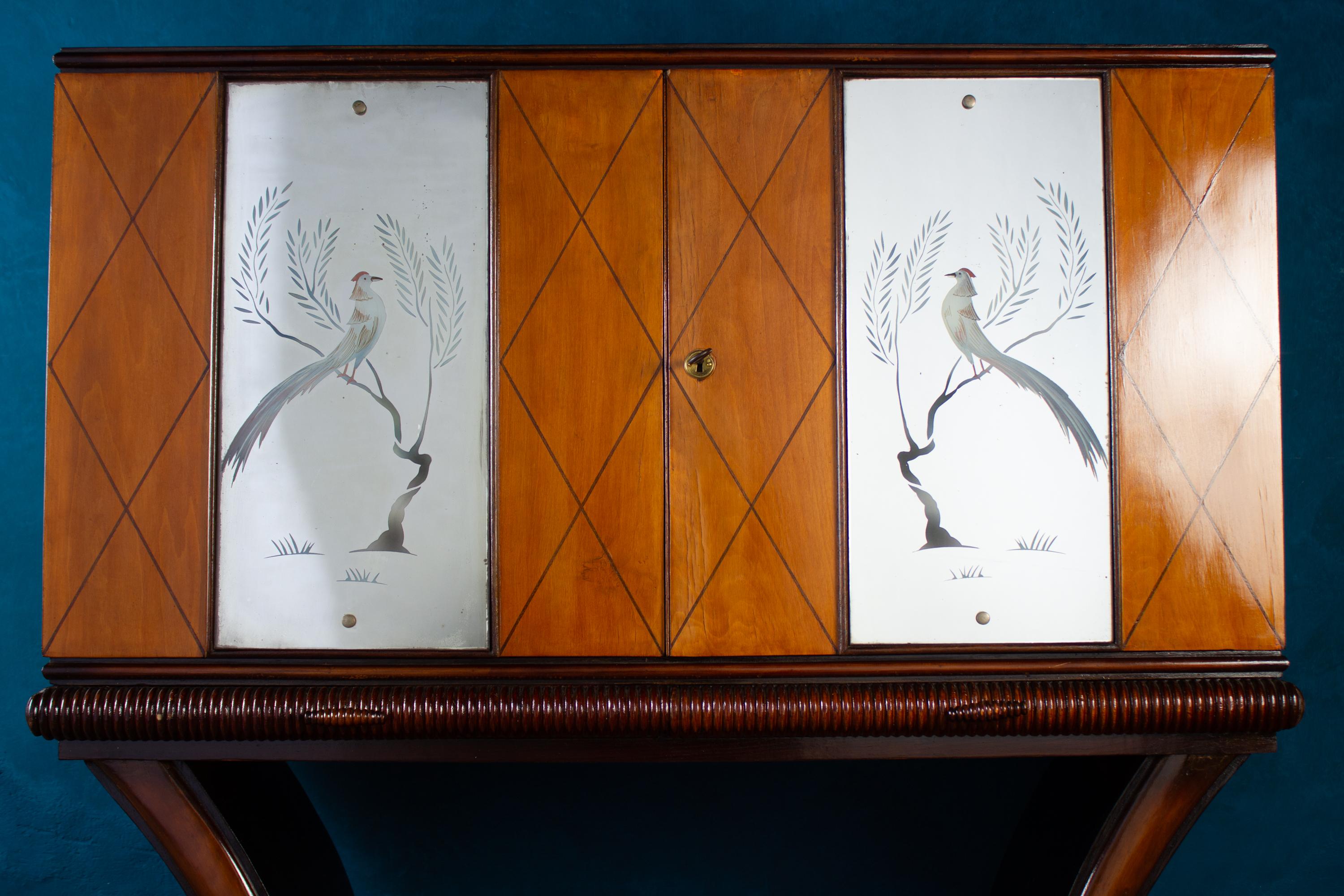 Mid-Century Italian Bar Cabinet 1950' Attributed to Osvaldo Borsani In Good Condition For Sale In Rome, IT