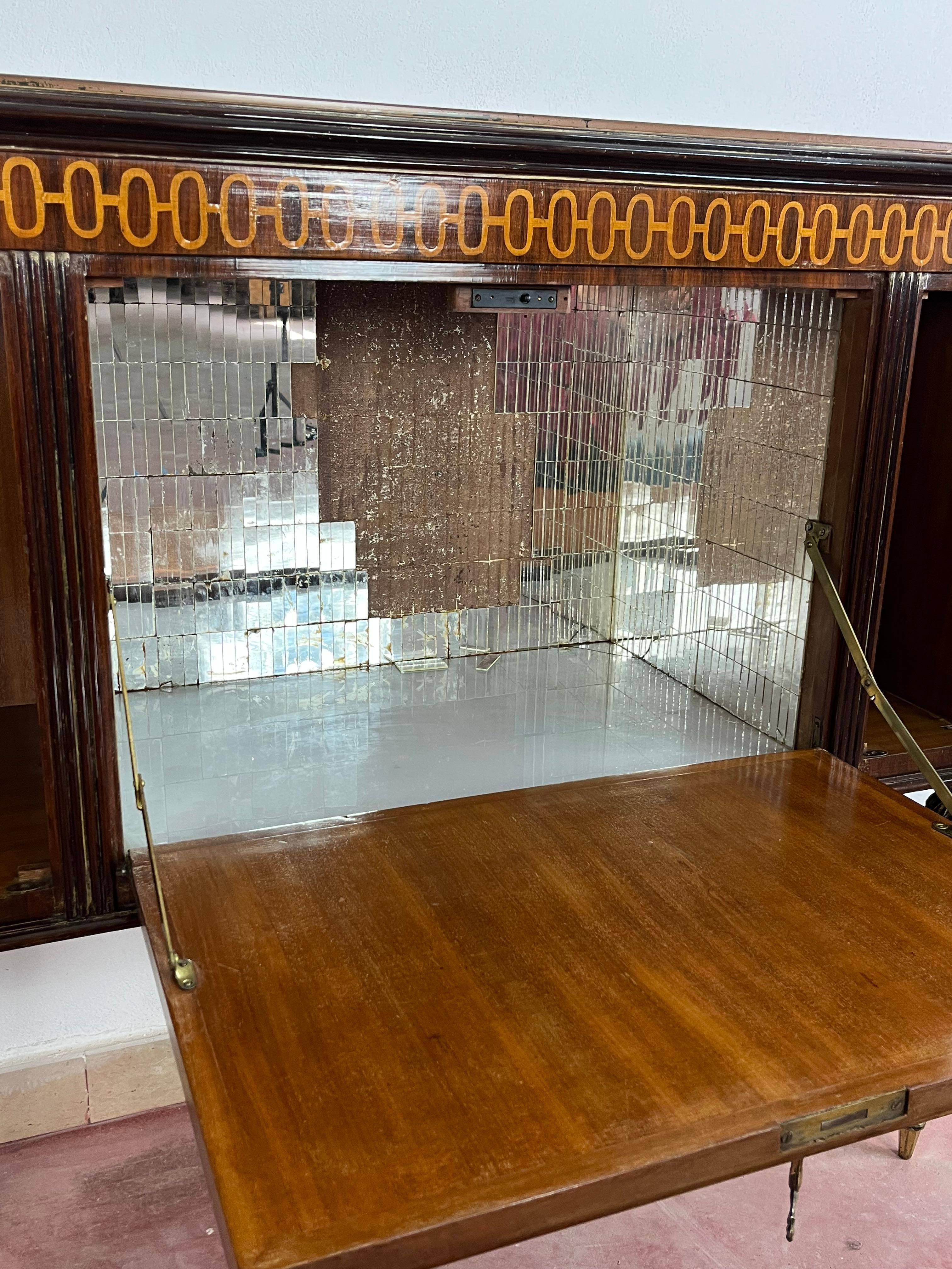 Mid-Century Italian Bar Cabinet, Glass Top And Brass Feet, 1950s For Sale 1