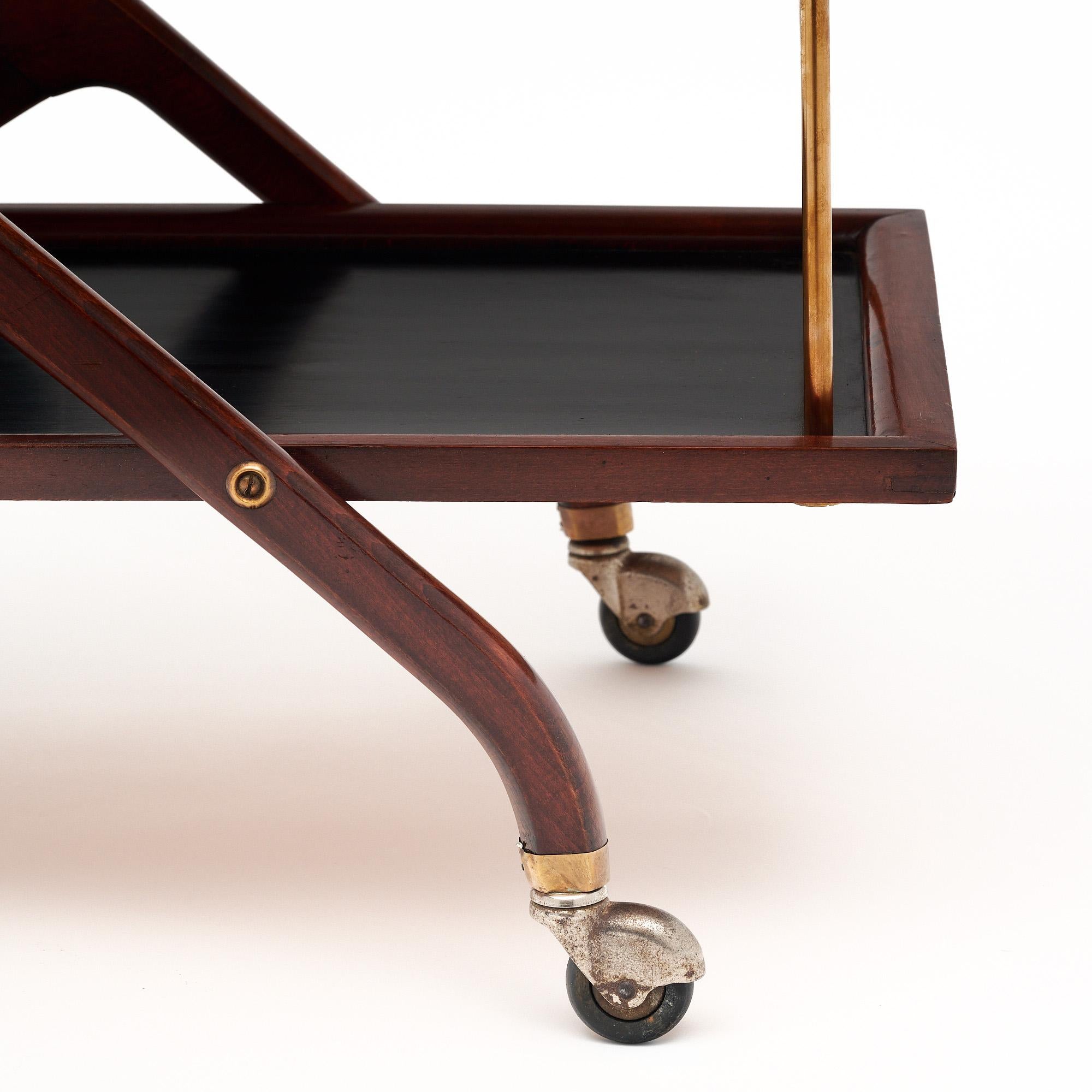 Laiton Chariot de bar italien du milieu du siècle en vente