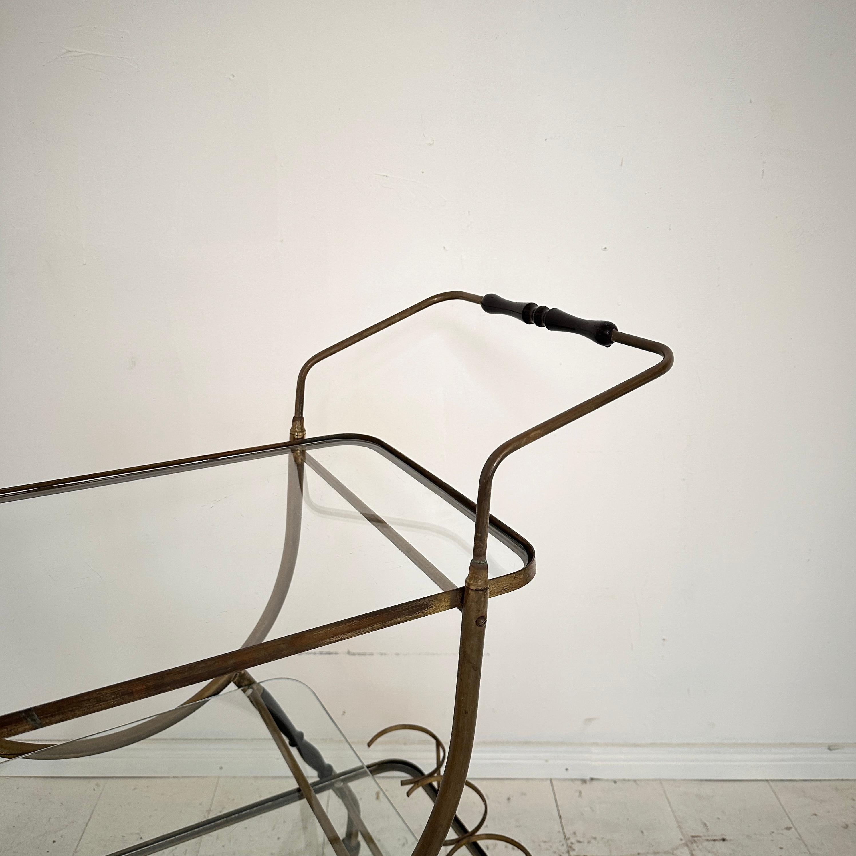 Mid Century Italian Bar Trolly by Cesare Lacca in Brass and Black Wood, around 1 In Good Condition For Sale In Berlin, DE