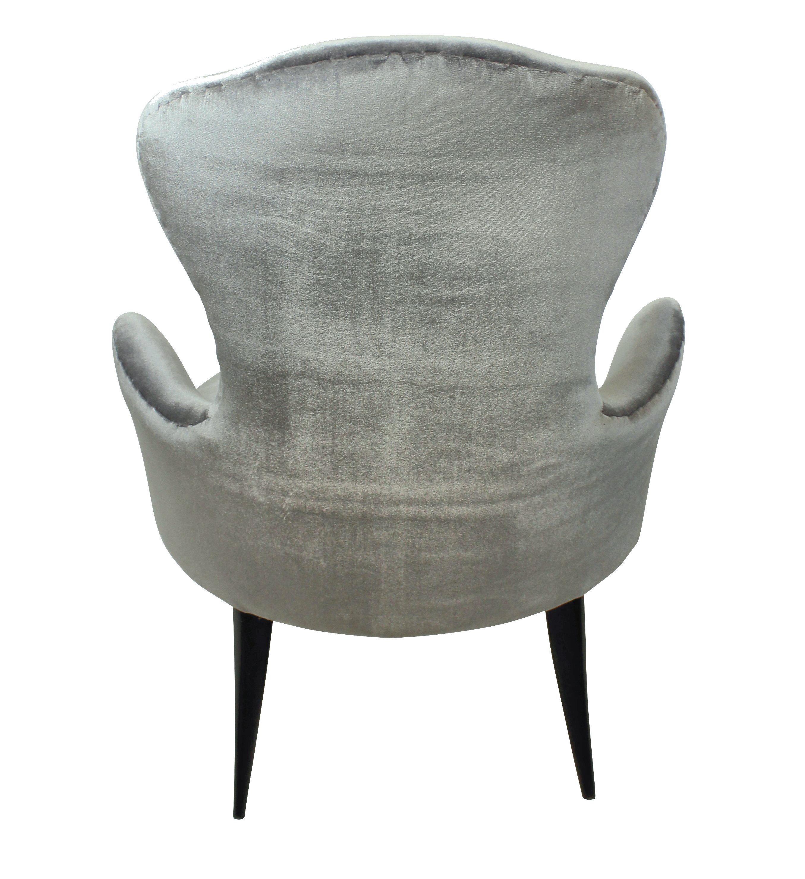 Mid-Century Italian Bedroom Chairs in Silver Velvet In Good Condition For Sale In London, GB