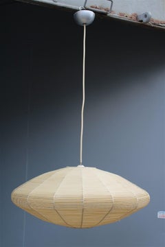 Lampada rotonda Ufo beige italiana del Medioevo in plastica e metallo, anni '50