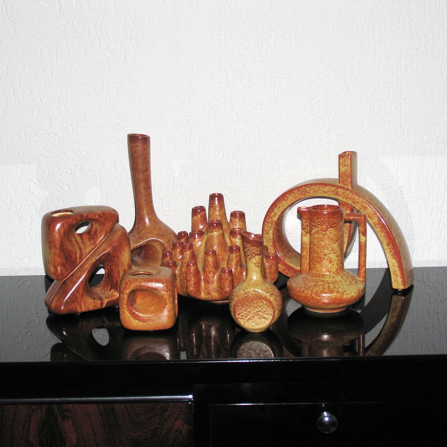 Smaltato Vasi in ceramica di Bertoncello della metà del secolo scorso - set di sette sculture in vendita