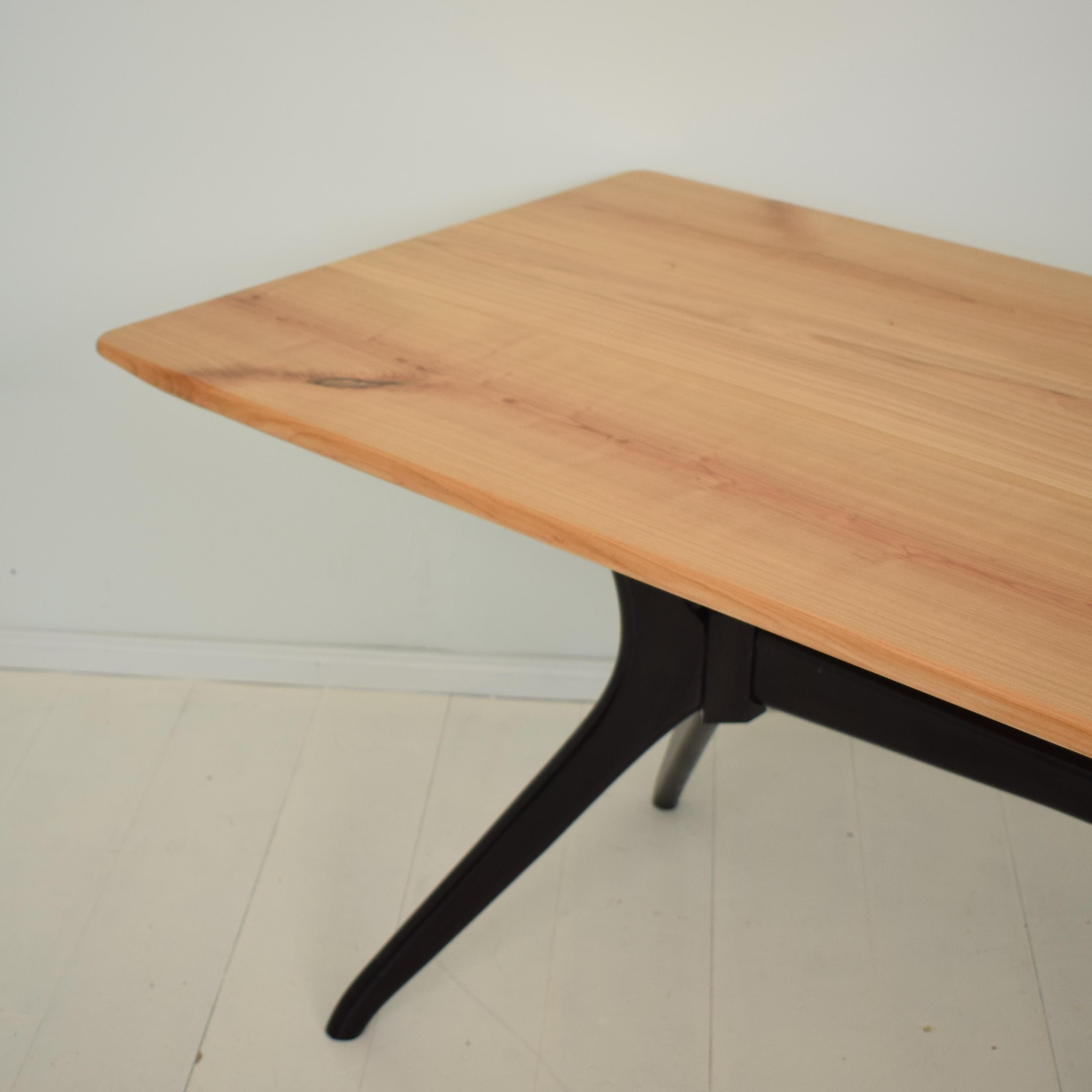 Midcentury Italian Black and Cherrywood Dining Table Style of Ico Parisi For Sale 3