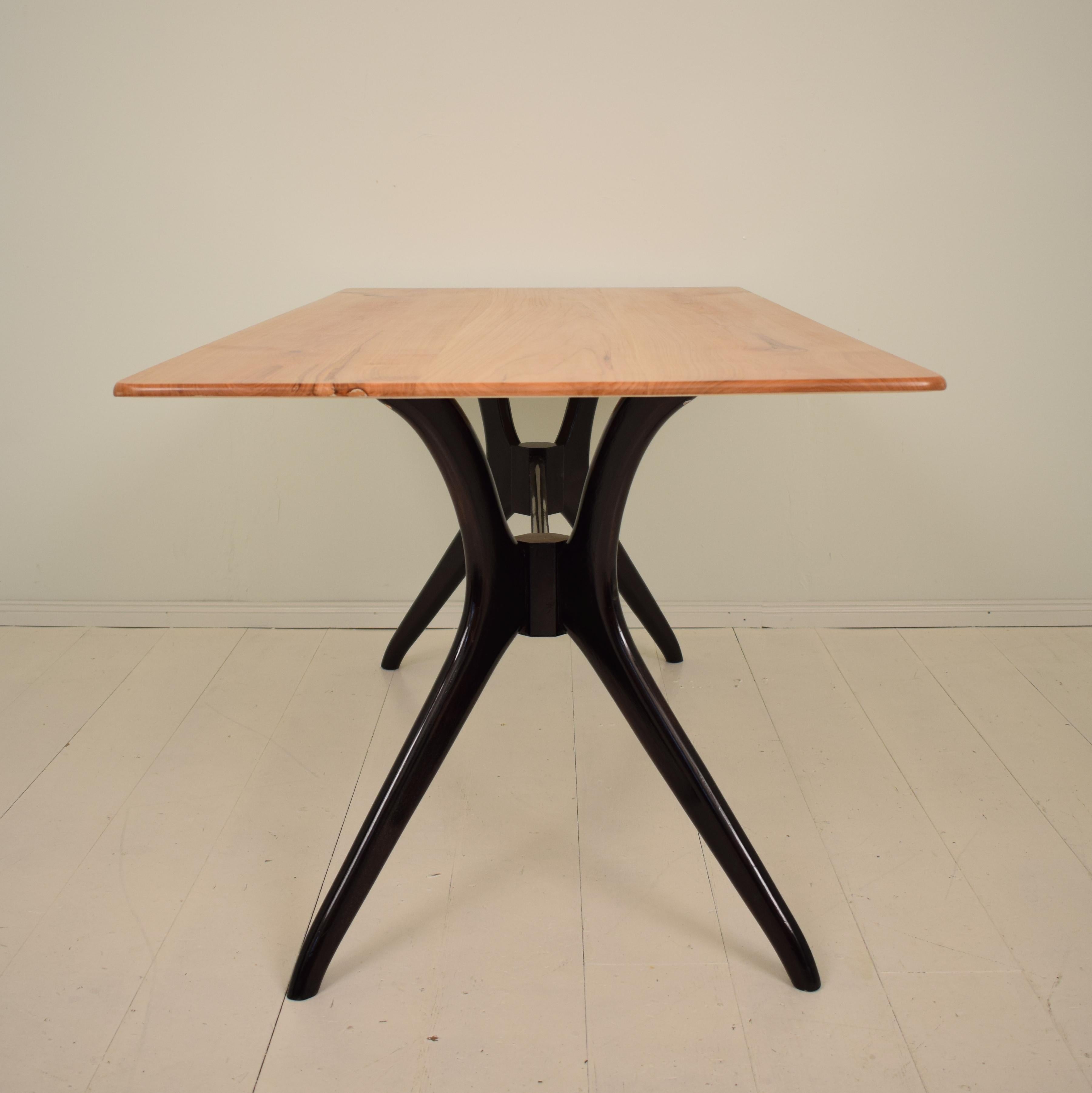 Midcentury Italian Black and Cherrywood Dining Table Style of Ico Parisi 6