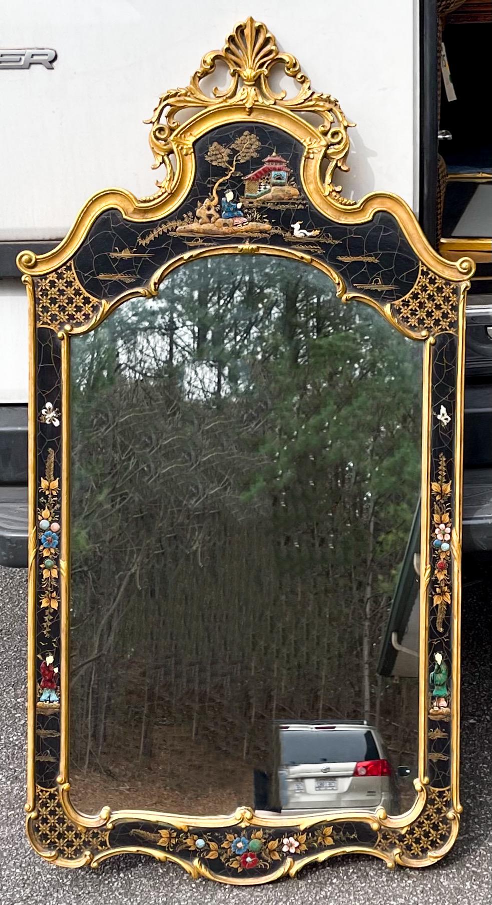 Mid-Century Italian Black Lacquer, Carved Giltwood Chinoiserie Mirror In Good Condition For Sale In Kennesaw, GA
